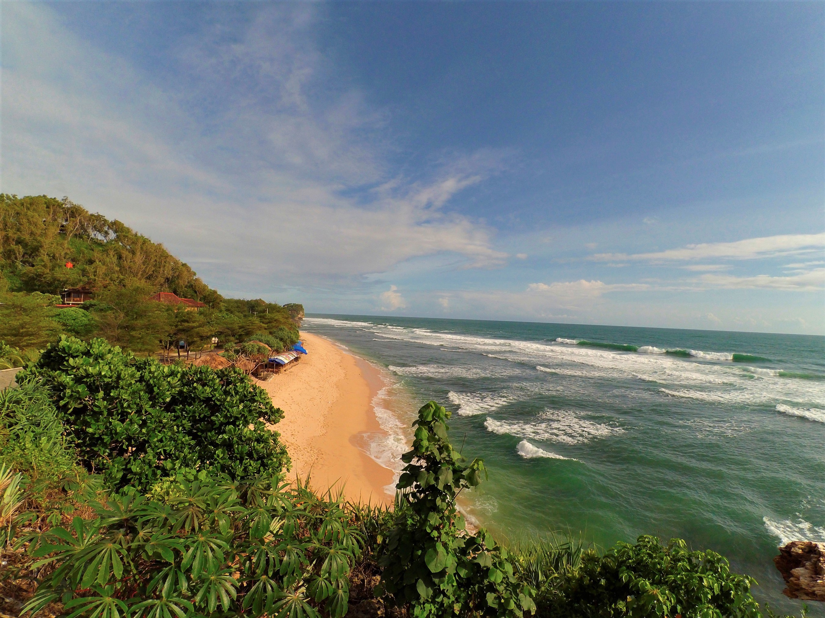 Скачать картинку Море, Пляж, Горизонт, Океан, Земля, Тропический, Индонезия, Фотографии в телефон бесплатно.