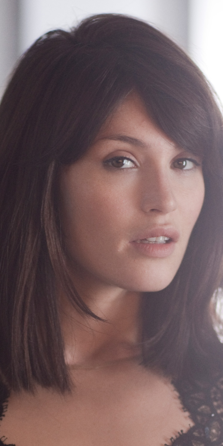 Download mobile wallpaper Brunette, Celebrity, Actress, Gemma Arterton for free.