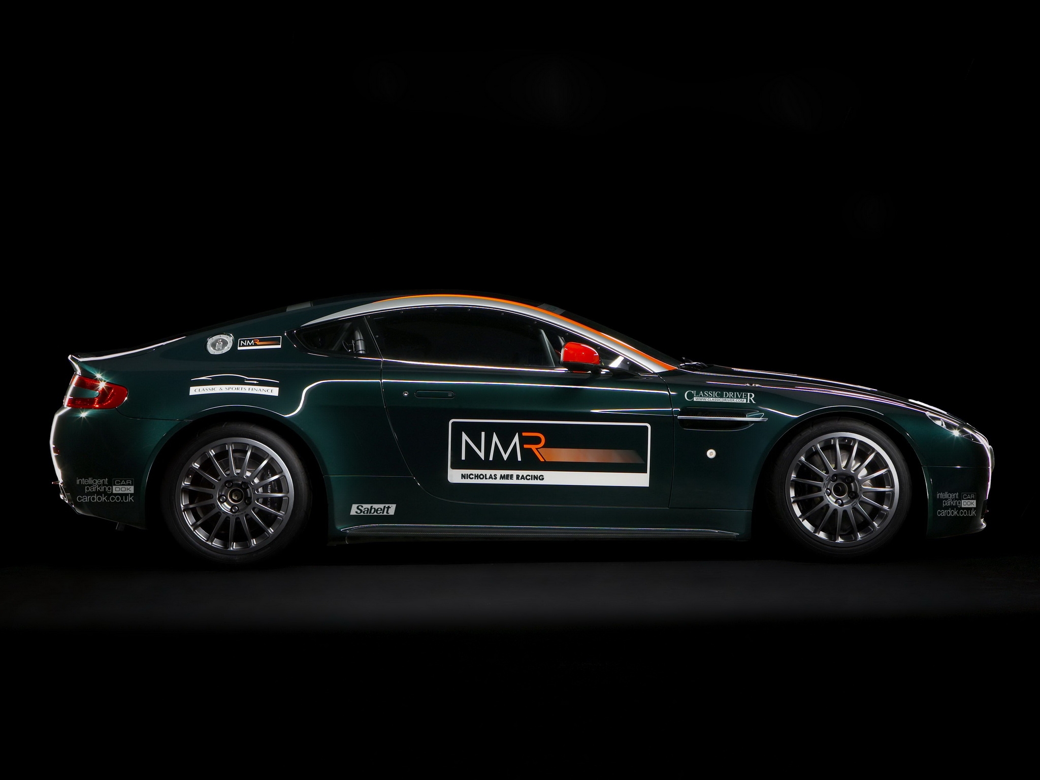 Mobile wallpaper cars, sports, aston martin, green, side view, style, 2009, v8, vantage