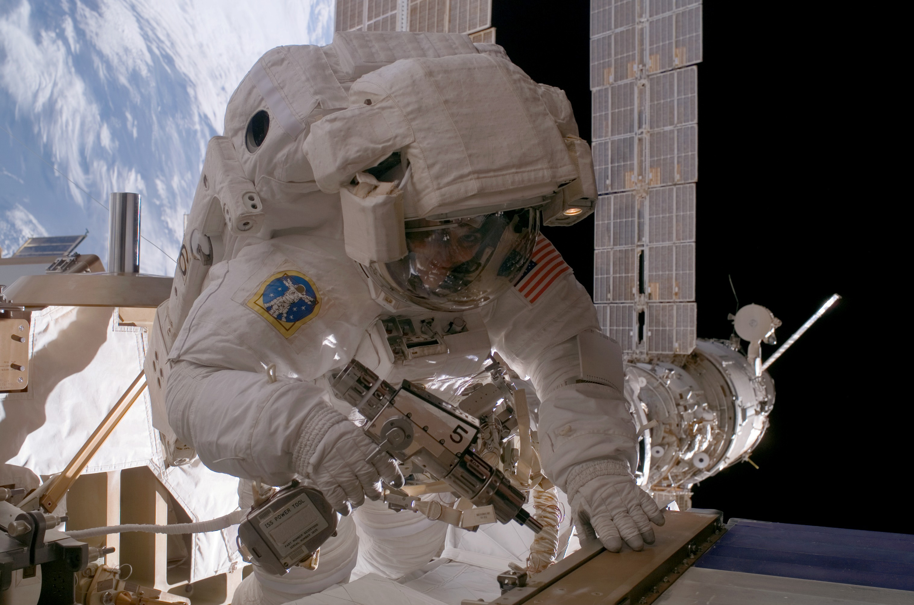 Скачать обои бесплатно Космос, Космонавт, Сделано Человеком, Наса, Международная Космическая Станция картинка на рабочий стол ПК