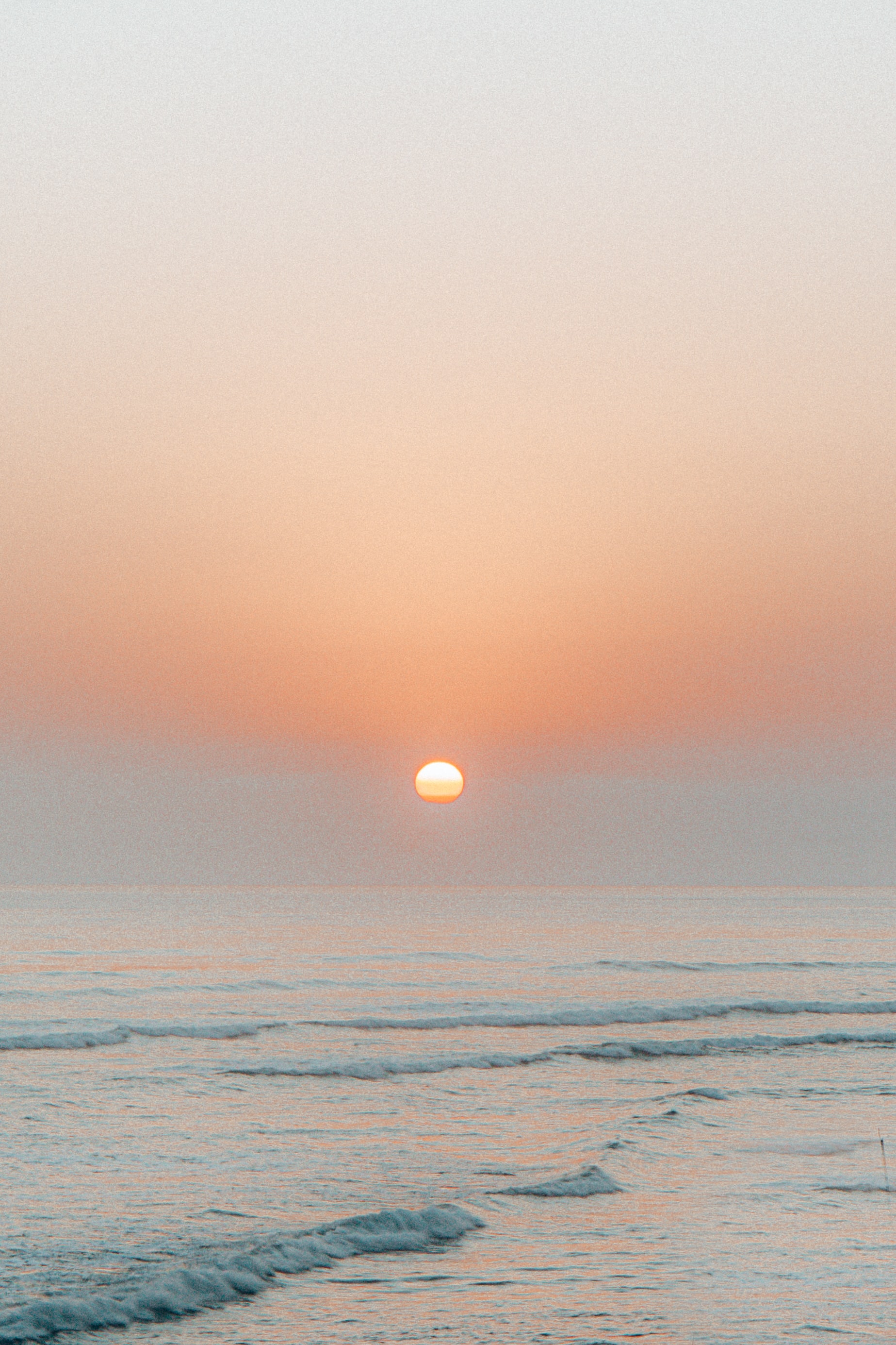 Скачать обои бесплатно Природа, Закат, Солнце, Волны, Море картинка на рабочий стол ПК