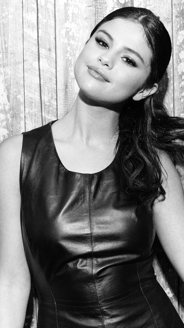 Download mobile wallpaper Music, Selena Gomez, Singer, American, Black & White, Actress for free.