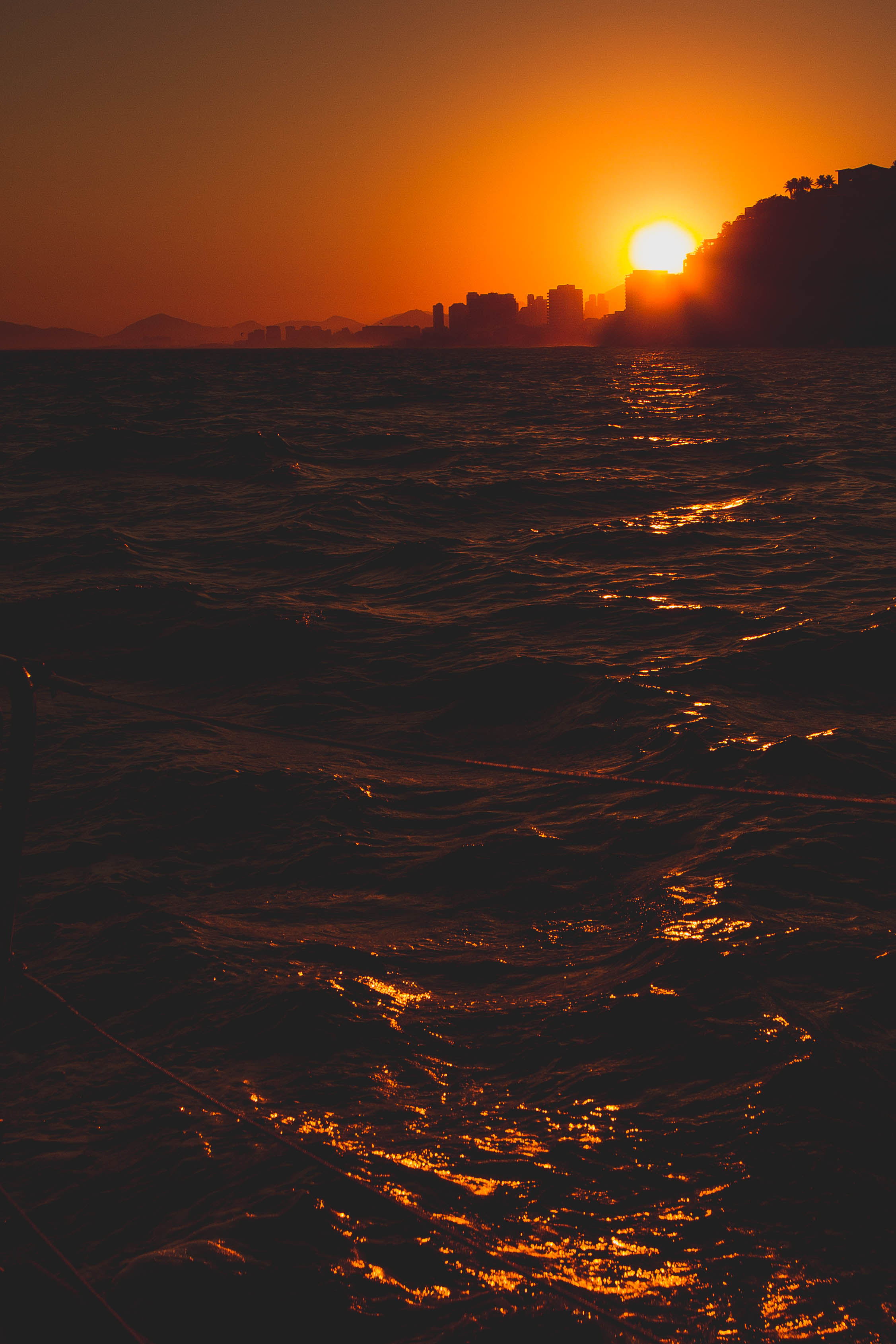 Download mobile wallpaper Horizon, Waves, Nature, Sunset, Sea for free.