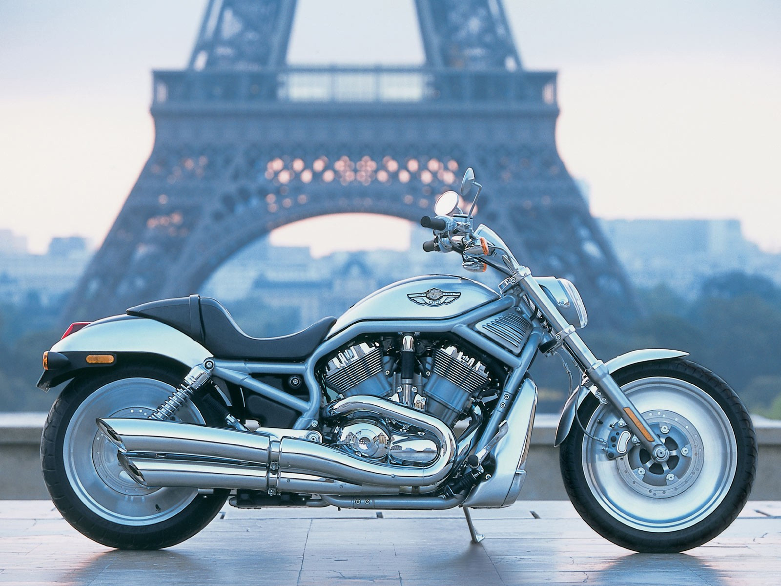 Laden Sie das Motorräder, Eiffelturm, Frankreich, Harley Davidson, Fahrzeuge-Bild kostenlos auf Ihren PC-Desktop herunter