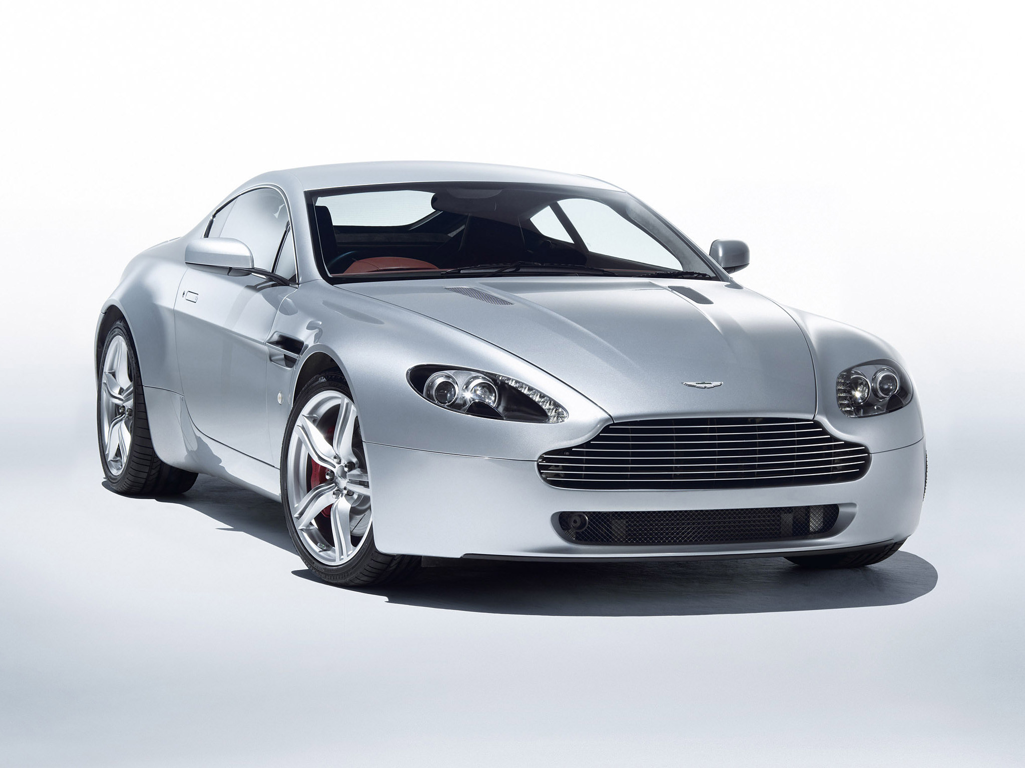 Download mobile wallpaper Aston Martin, Car, Aston Martin V8 Vantage, Vehicles, Grand Tourer, Silver Car, Coupé for free.