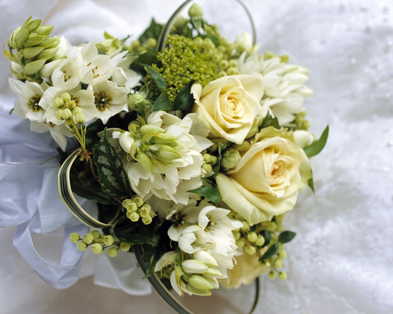 Download mobile wallpaper Bouquet, Flowers, Typography, Registration, Tenderness, Roses for free.