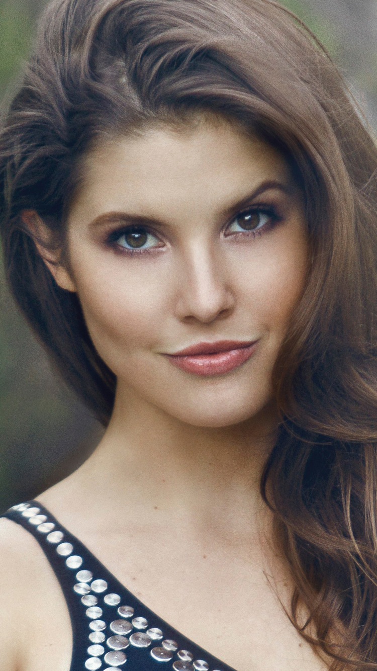 Download mobile wallpaper American, Celebrity, Brown Eyes, Actress, Amanda Cerny for free.