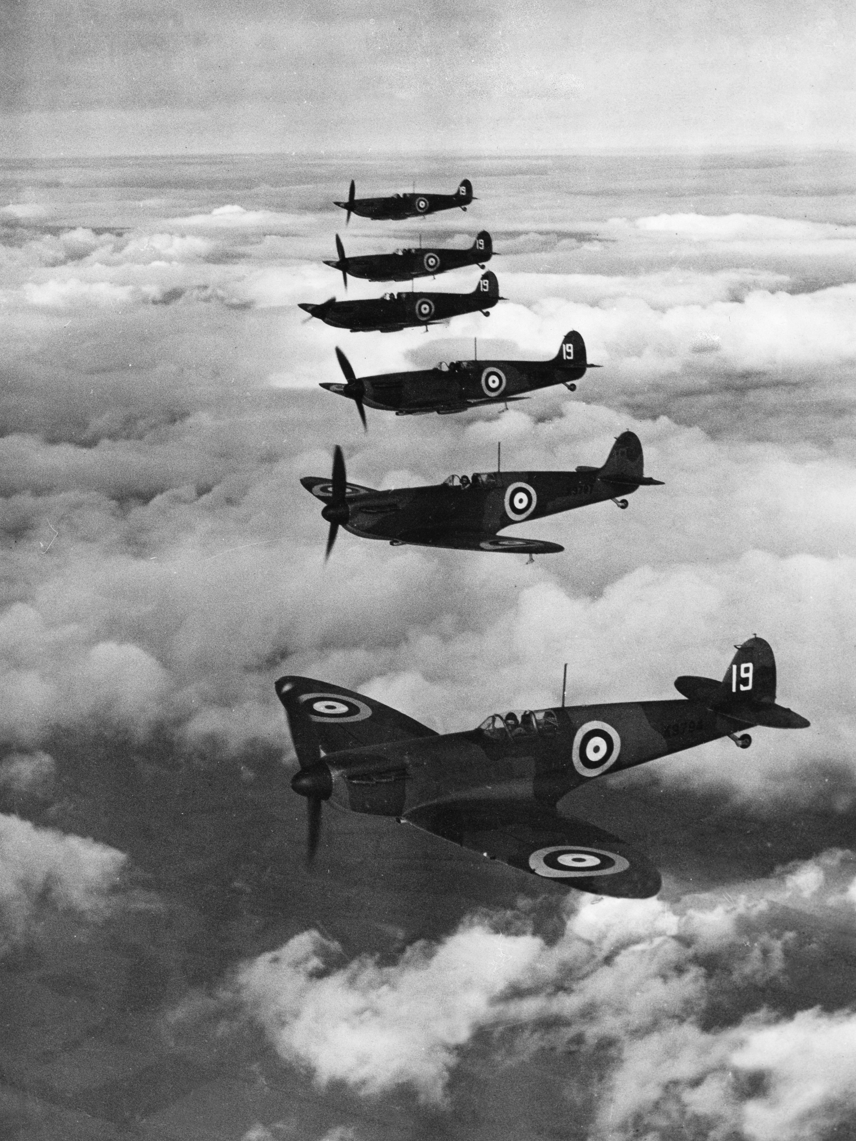 Free download wallpaper Aircraft, Military, Supermarine Spitfire, Air Squadron, Military Aircraft on your PC desktop