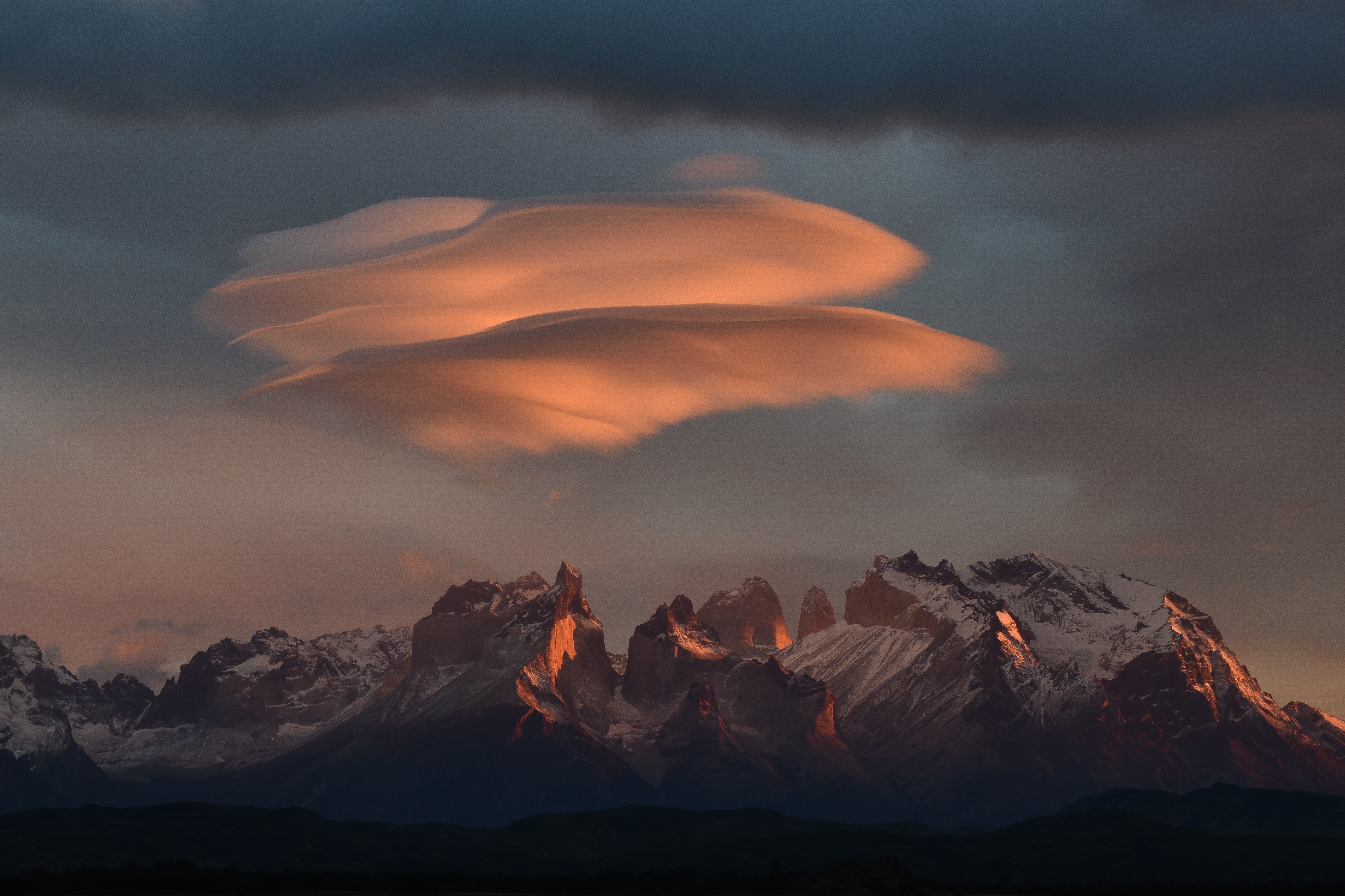 508033 Hintergrundbild herunterladen erde/natur, nationalpark torres del paine, chile, wolke, gebirge, patagonien, berge - Bildschirmschoner und Bilder kostenlos