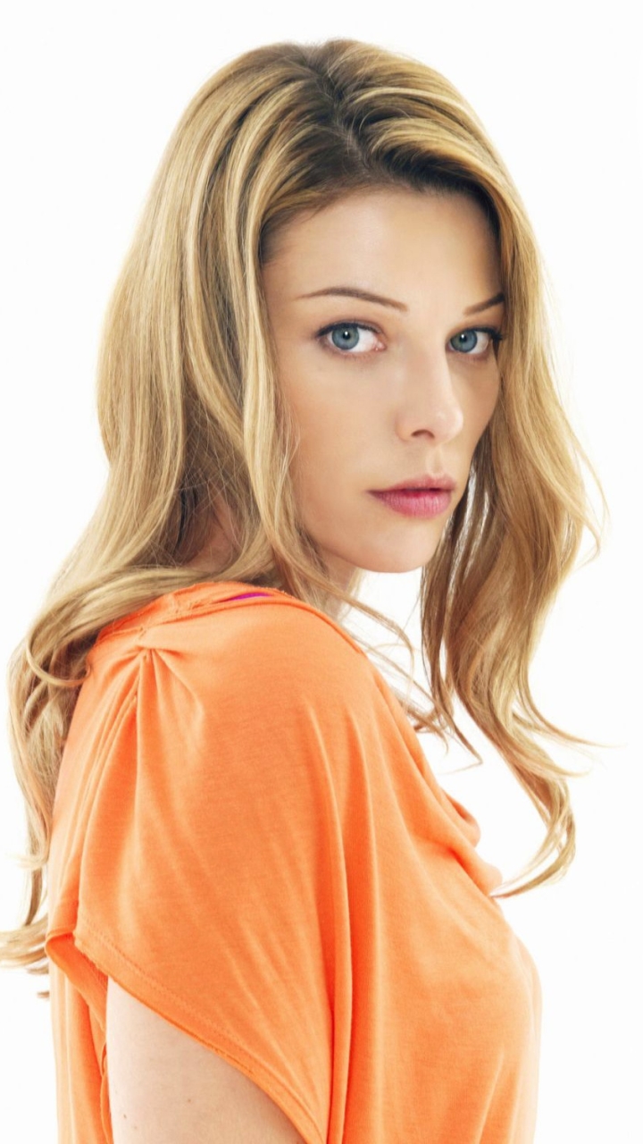 Download mobile wallpaper Blonde, Blue Eyes, American, Celebrity, Actress, Lauren German for free.
