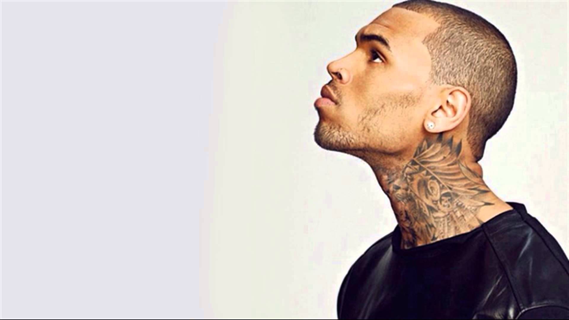 Die besten Chris Brown-Hintergründe für den Telefonbildschirm