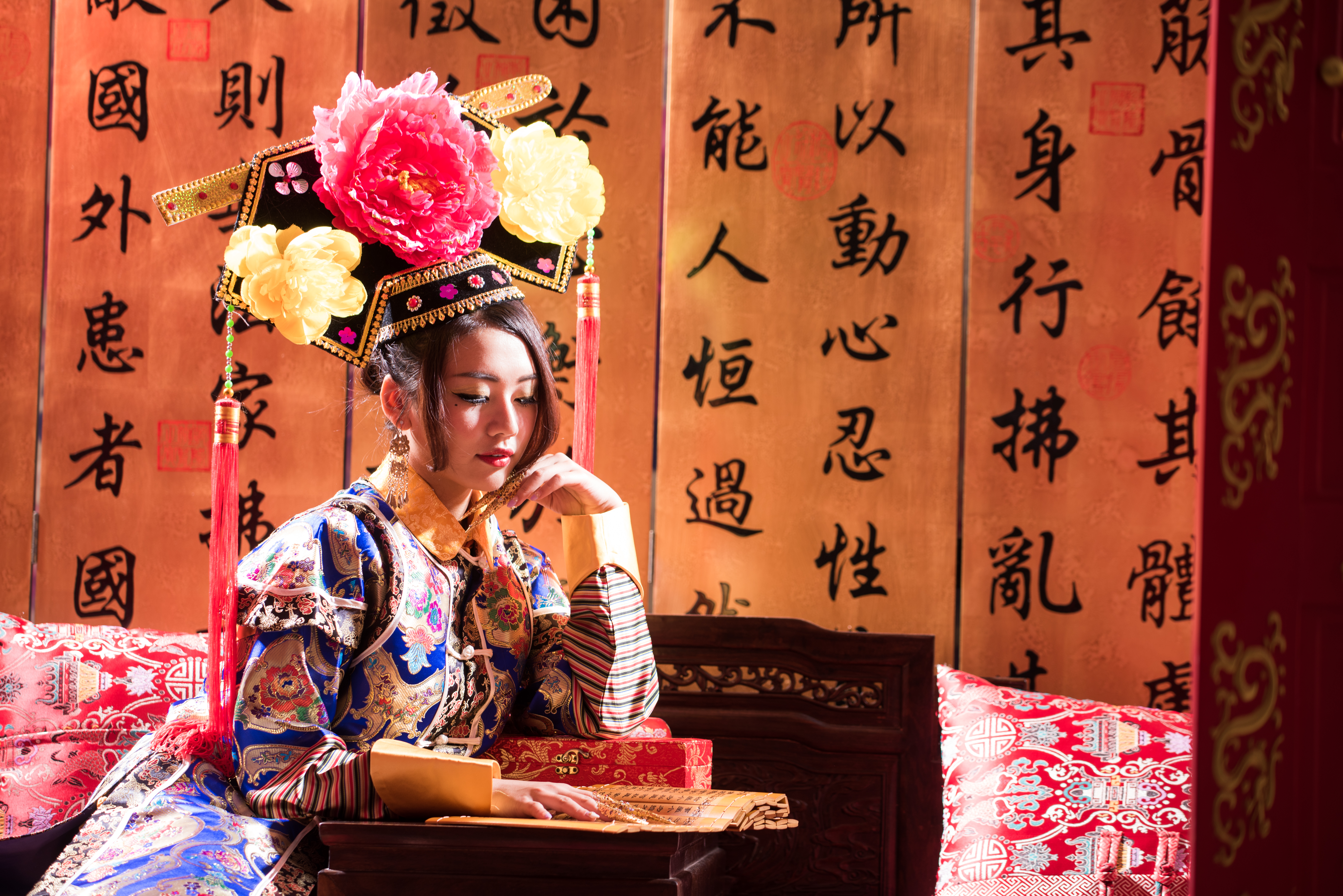 Handy-Wallpaper Chinesisch, Frauen, Taiwanese, Traditionelles Kostüm, Qián Füren, Scrollen kostenlos herunterladen.