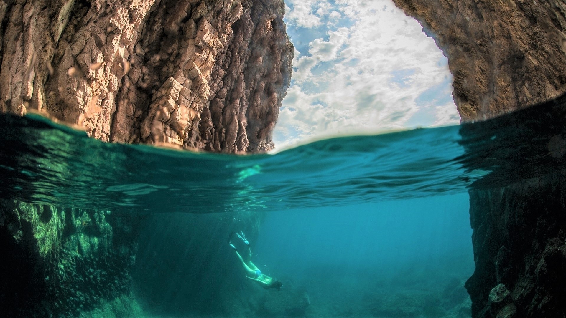 876459 descargar fondo de pantalla fotografía, océano, cueva, buzo, mar, submarina: protectores de pantalla e imágenes gratis