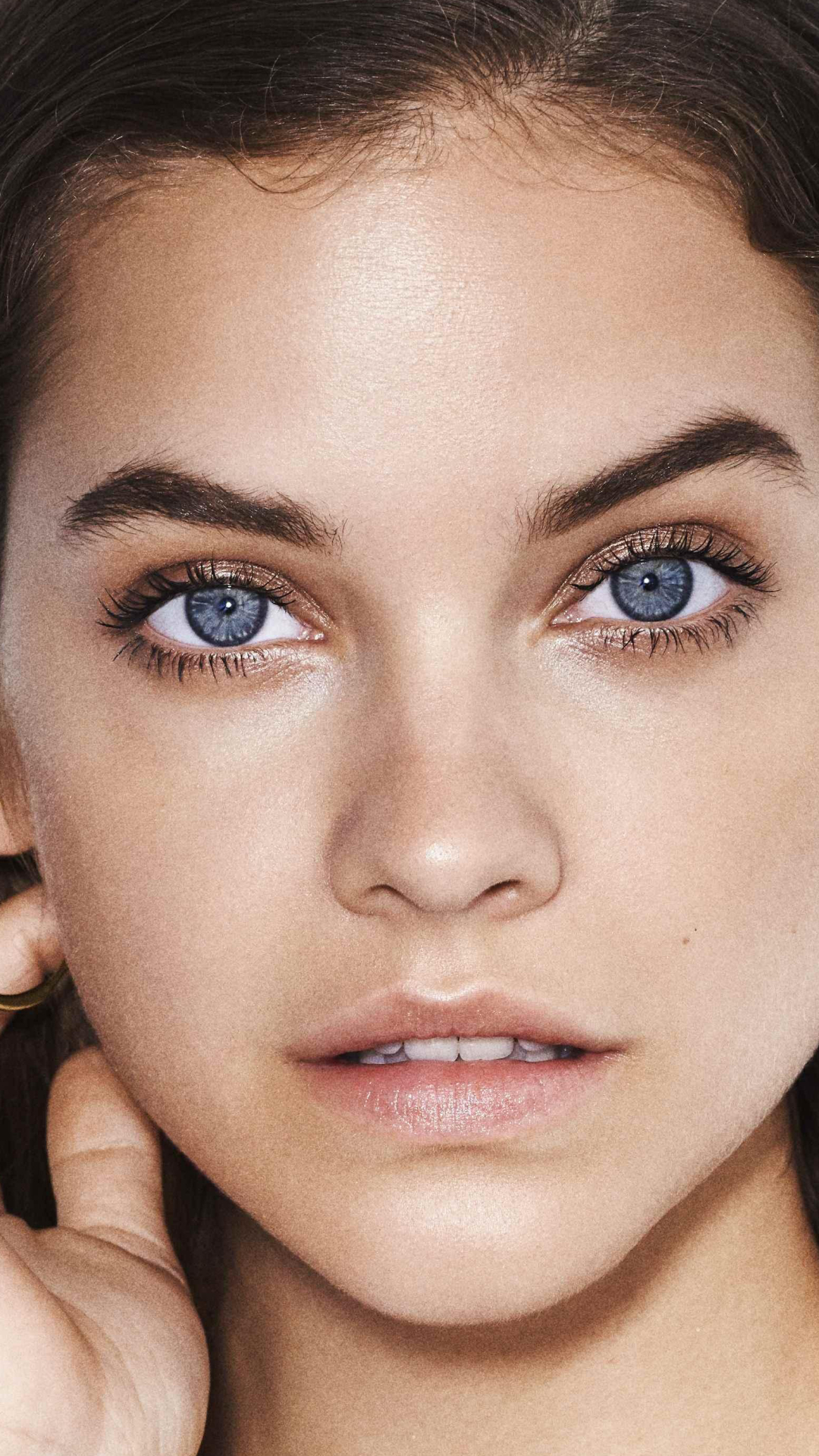 Download mobile wallpaper Close Up, Face, Brunette, Model, Blue Eyes, Celebrity, Barbara Palvin, Hungarian for free.