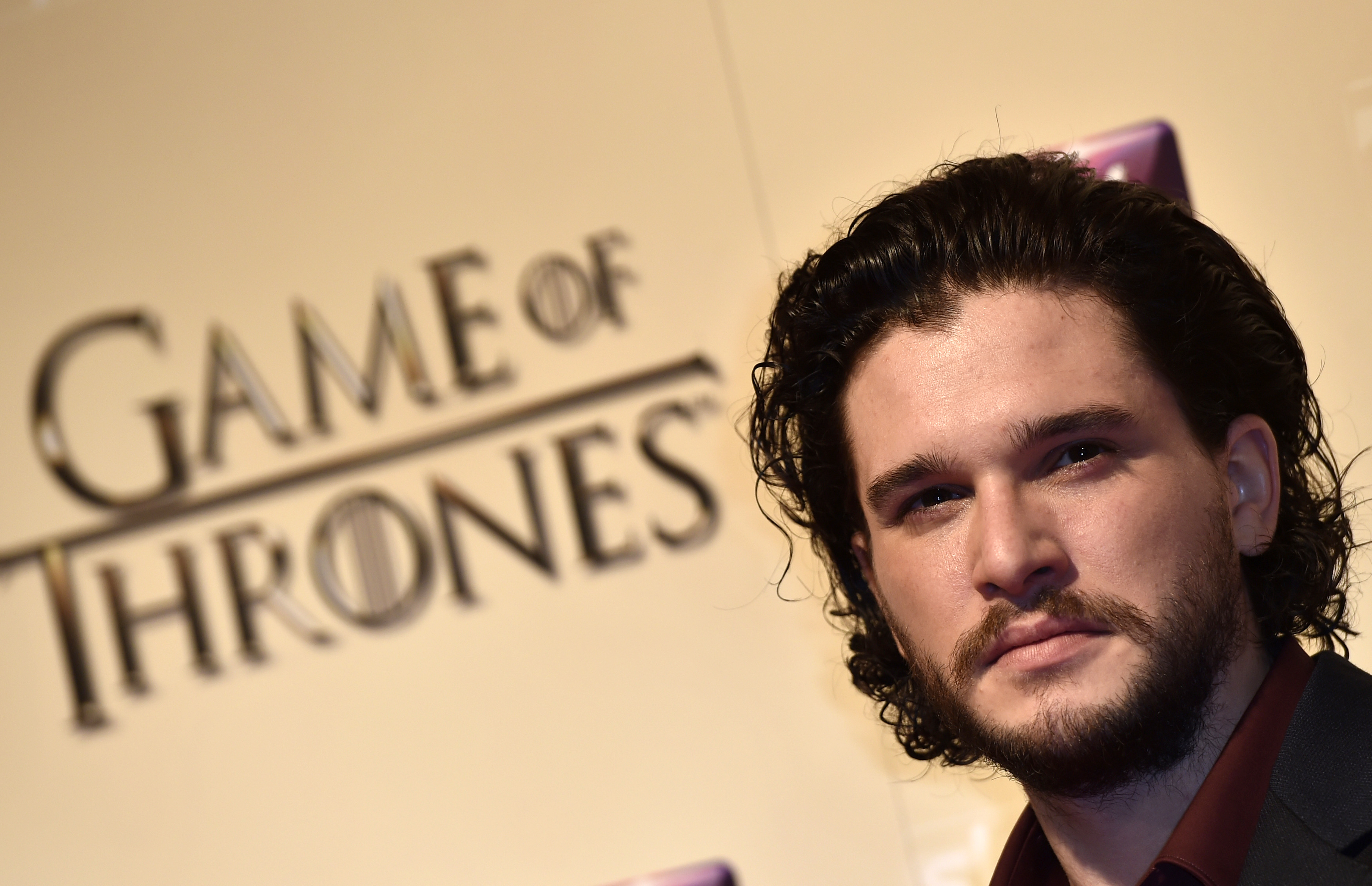 Download mobile wallpaper English, Face, Celebrity, Actor, Kit Harington for free.