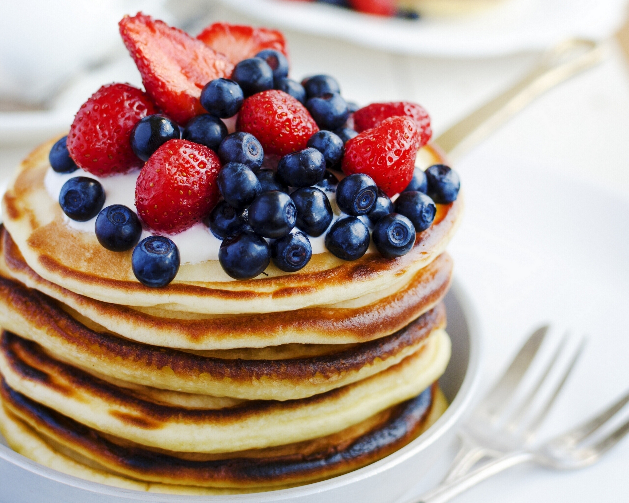Download mobile wallpaper Food, Strawberry, Blueberry, Breakfast, Pancake for free.