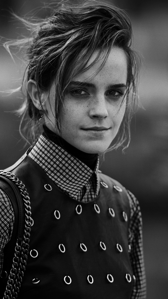 Handy-Wallpaper Emma Watson, Englisch, Schwarz Weiß, Schwarz Weiss, Berühmtheiten, Kurzes Haar, Darstellerin kostenlos herunterladen.