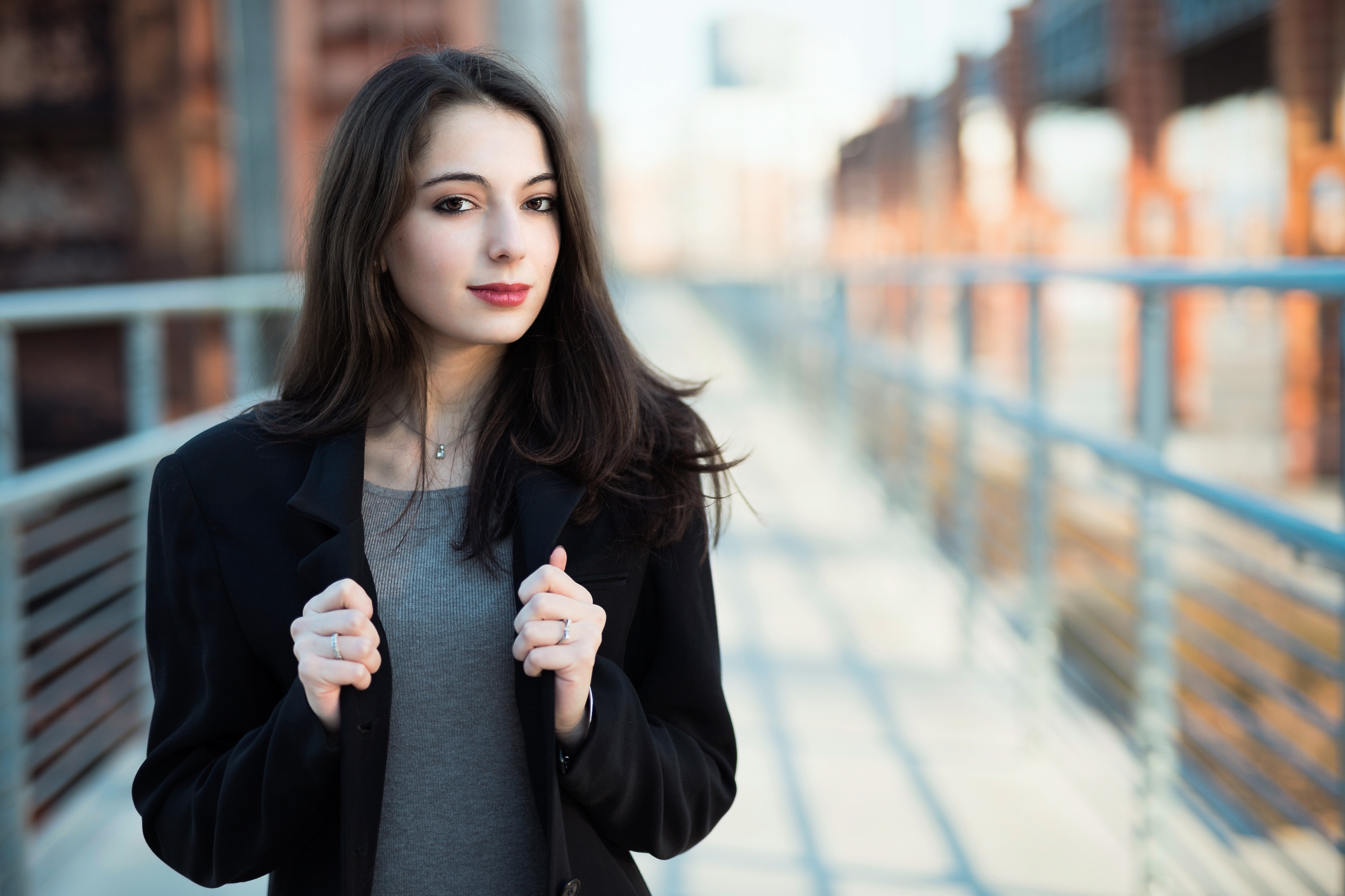 Téléchargez gratuitement l'image Brune, Femmes, Top Model, Rouge À Lèvres, Profondeur De Champ sur le bureau de votre PC