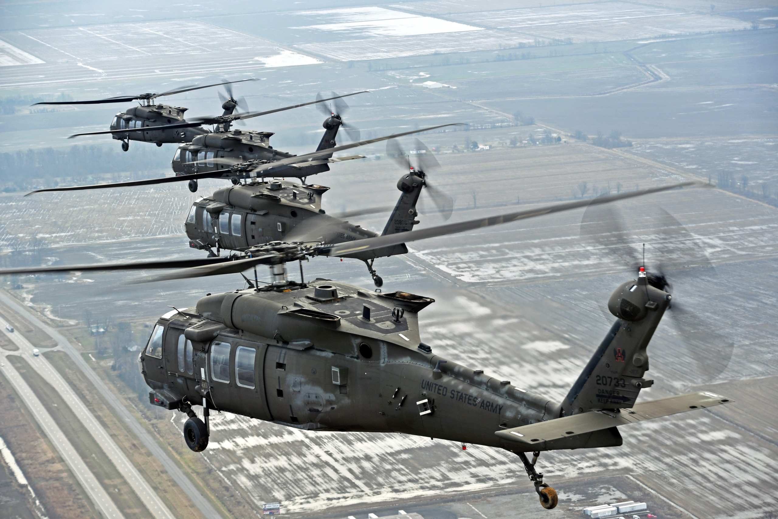 Baixar papel de parede para celular de Helicóptero, Militar, Sikorsky Uh 60 Black Hawk, Aeronaves, Helicóptero De Ataque gratuito.