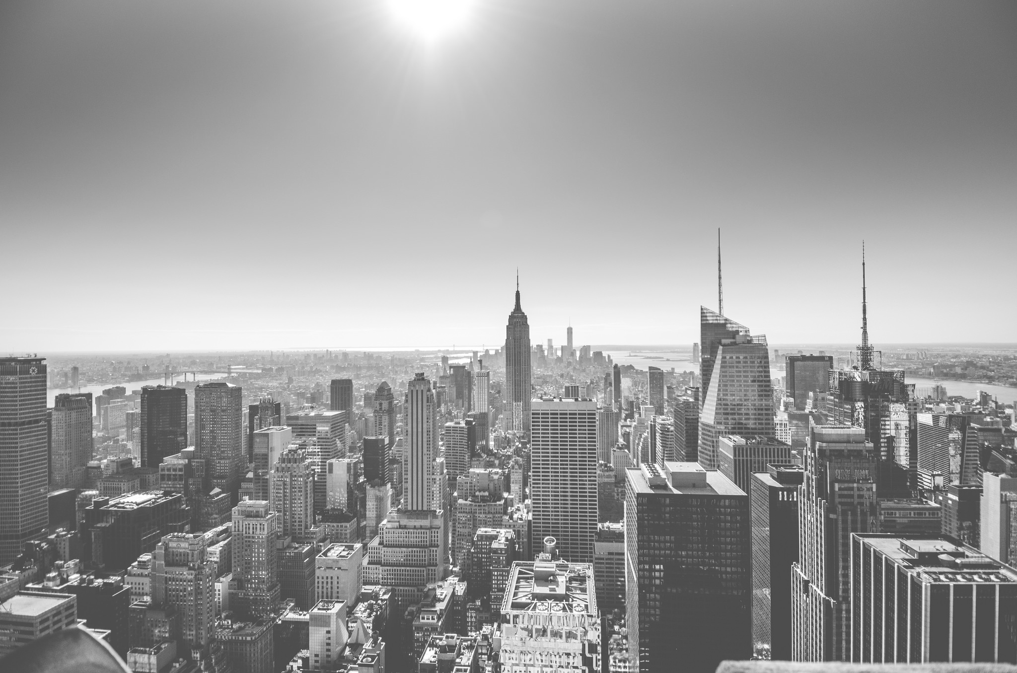 Download mobile wallpaper Cities, Usa, City, Skyscraper, Building, Horizon, Cityscape, New York, Man Made, Black & White for free.