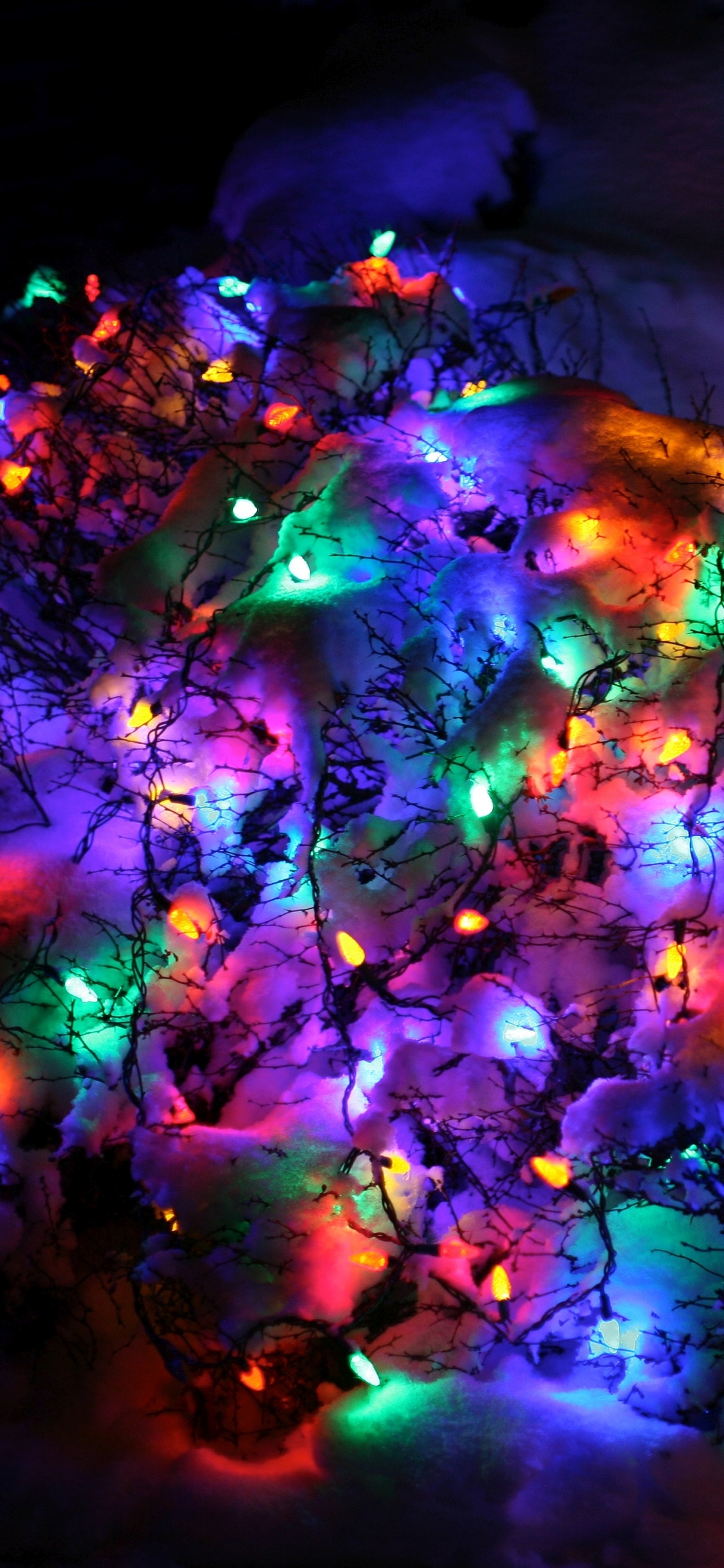 Handy-Wallpaper Feiertage, Schnee, Weihnachten, Weihnachtsbeleuchtung kostenlos herunterladen.