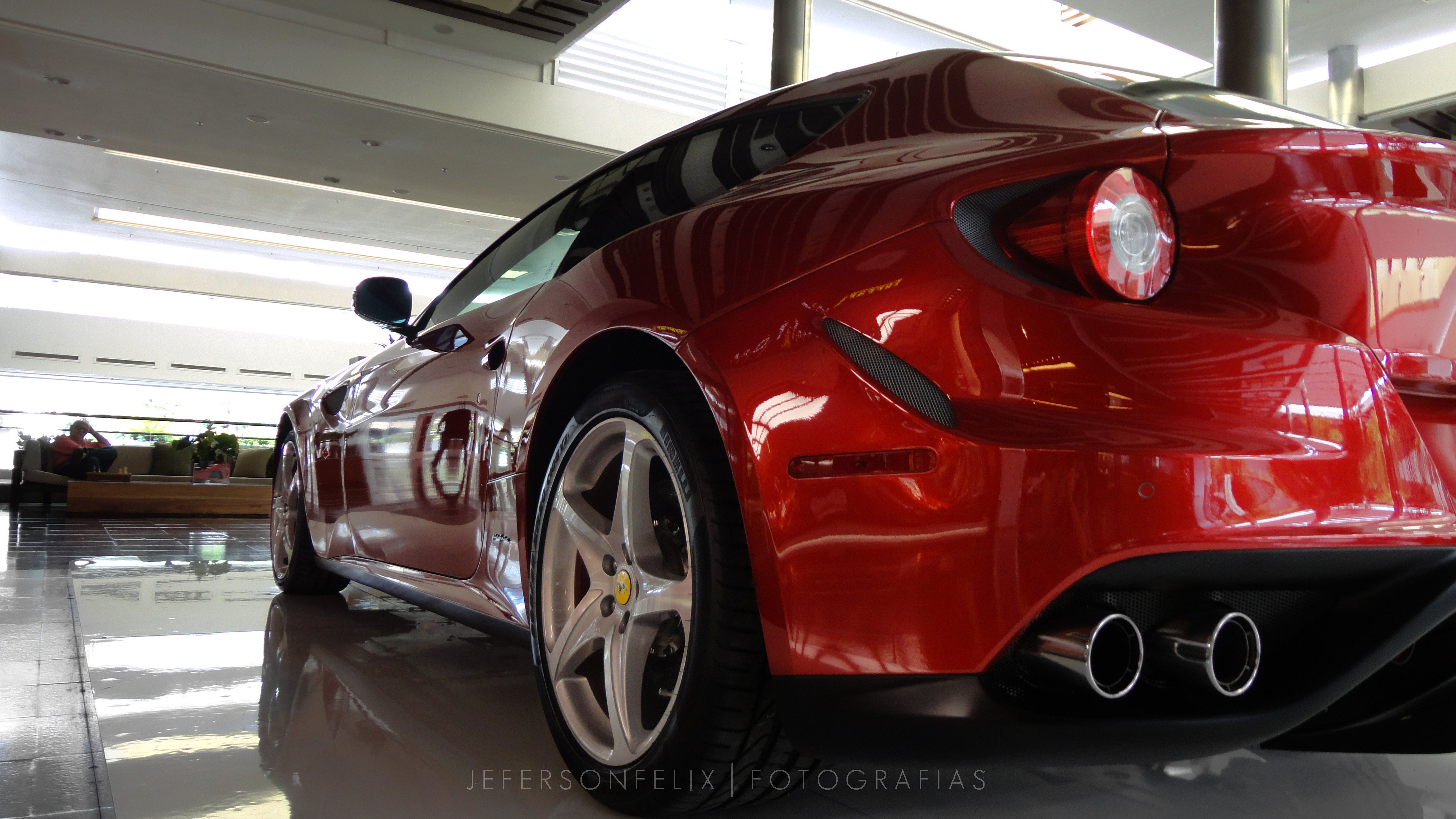 Handy-Wallpaper Fahrzeuge, Ferrari Ff kostenlos herunterladen.