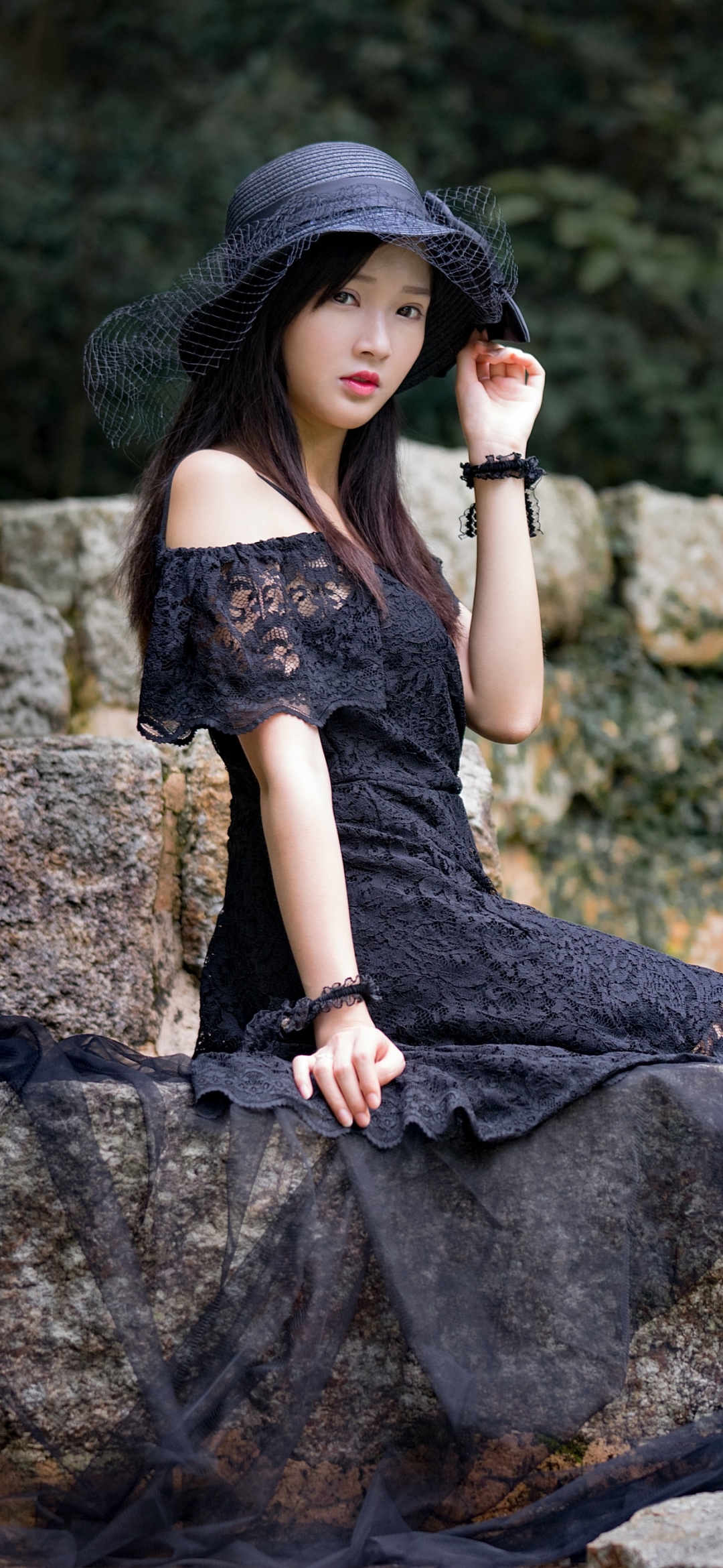 Download mobile wallpaper Hat, Model, Women, Asian, Black Hair, Black Dress for free.