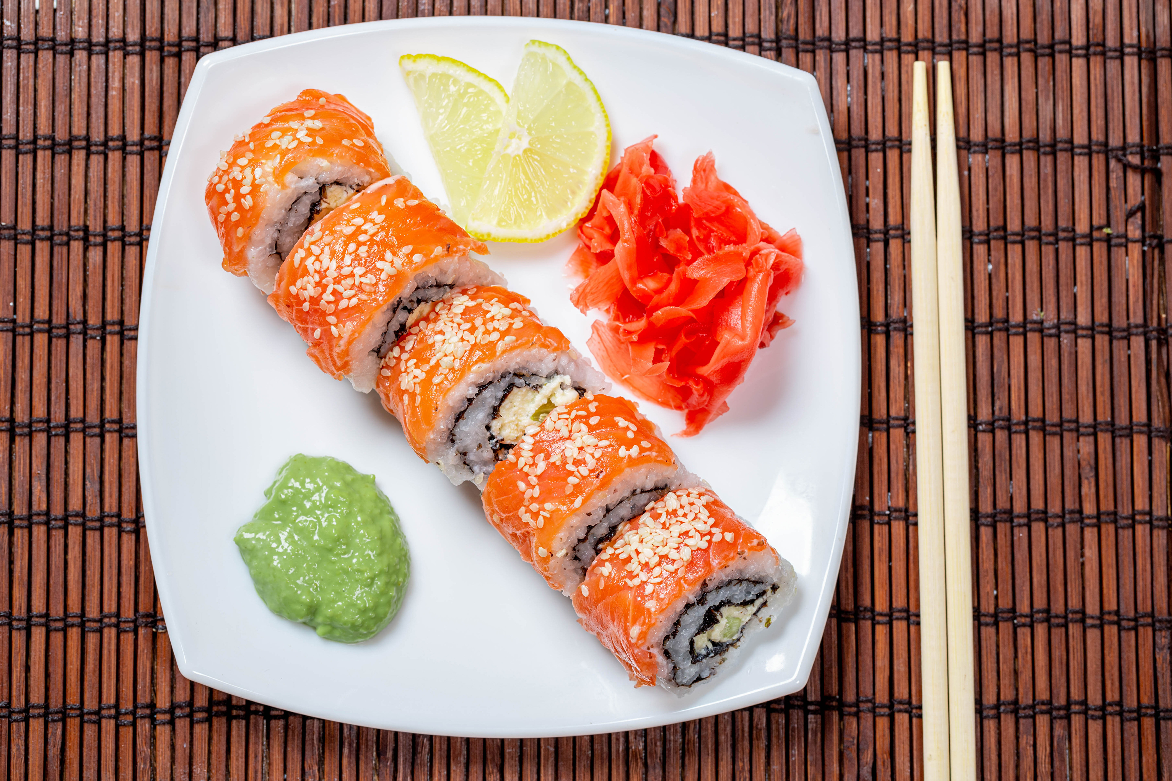 Descarga gratis la imagen Sushi, Marisco, Alimento, Bodegón, Pez, Palillos en el escritorio de tu PC