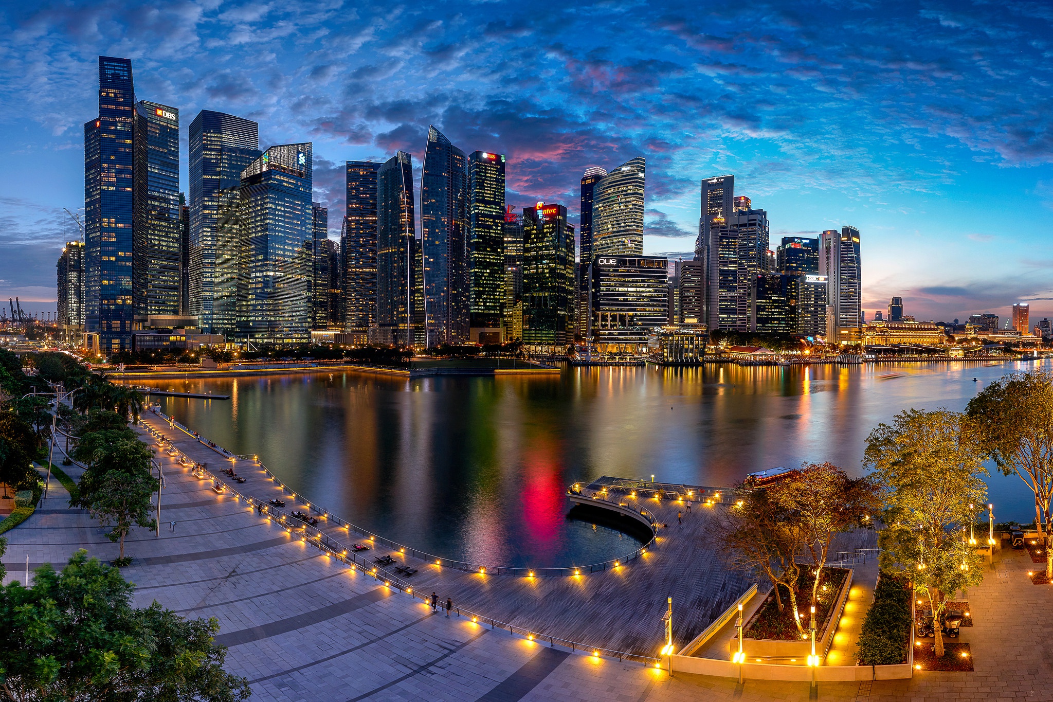 Descarga gratis la imagen Ciudades, Noche, Ciudad, Rascacielos, Edificio, Puerto, Singapur, Hecho Por El Hombre en el escritorio de tu PC