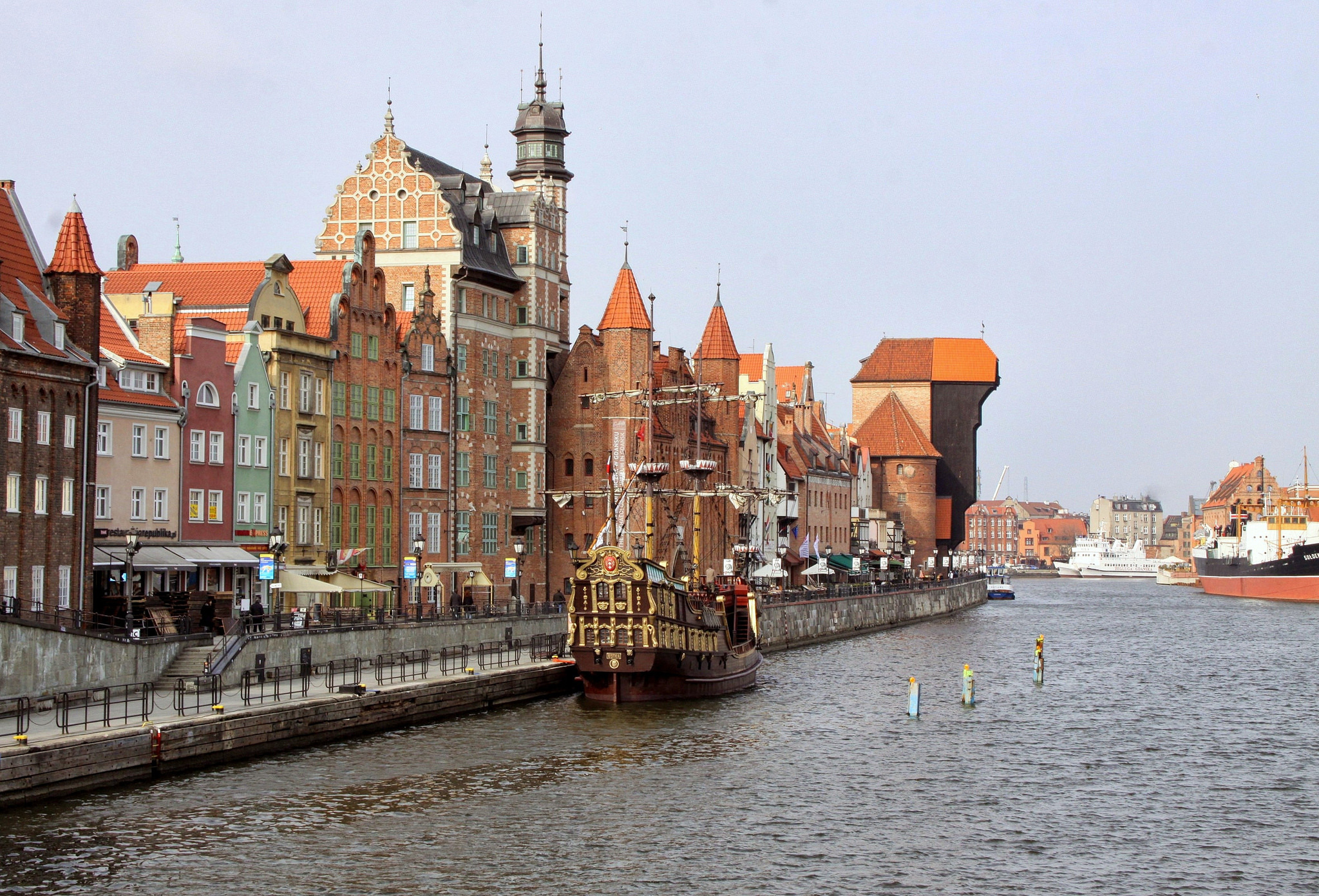 poland, man made, gdansk, boat, city, house, river, towns