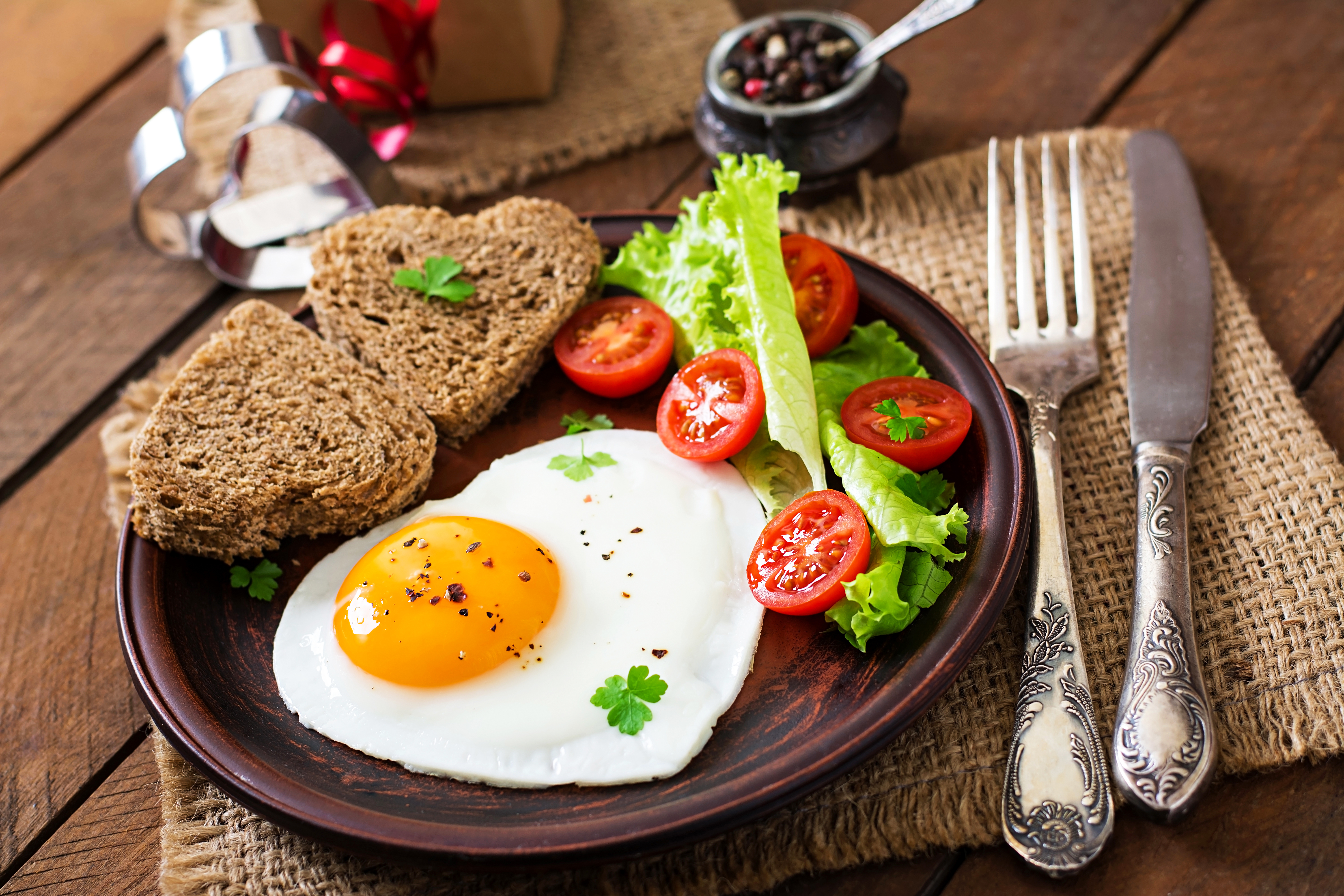 Free download wallpaper Food, Still Life, Egg, Bread, Tomato, Heart Shaped on your PC desktop