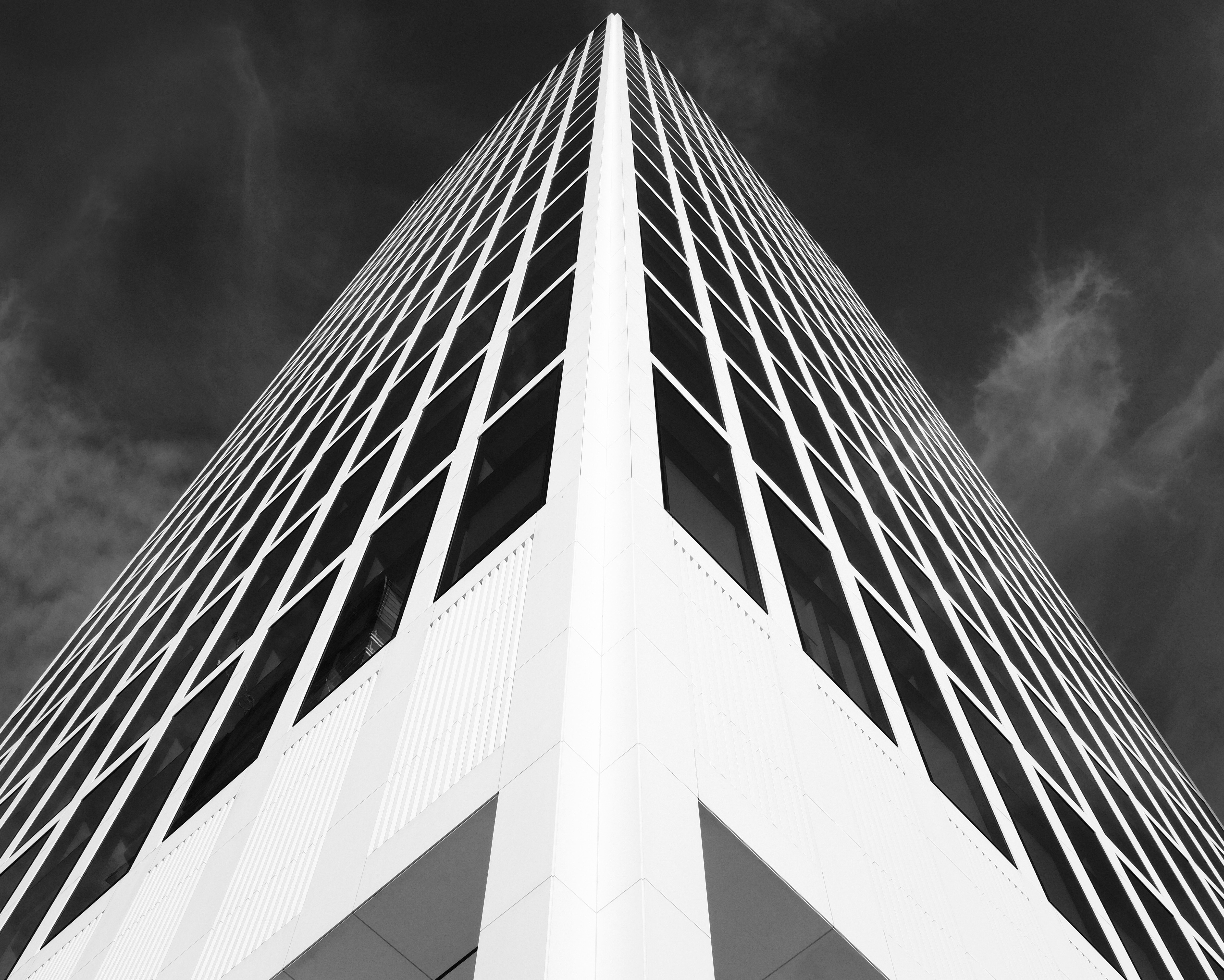 Free download wallpaper Building, Bw, Facade, Angle, Corner, Chb, Architecture, Symmetry, Minimalism on your PC desktop