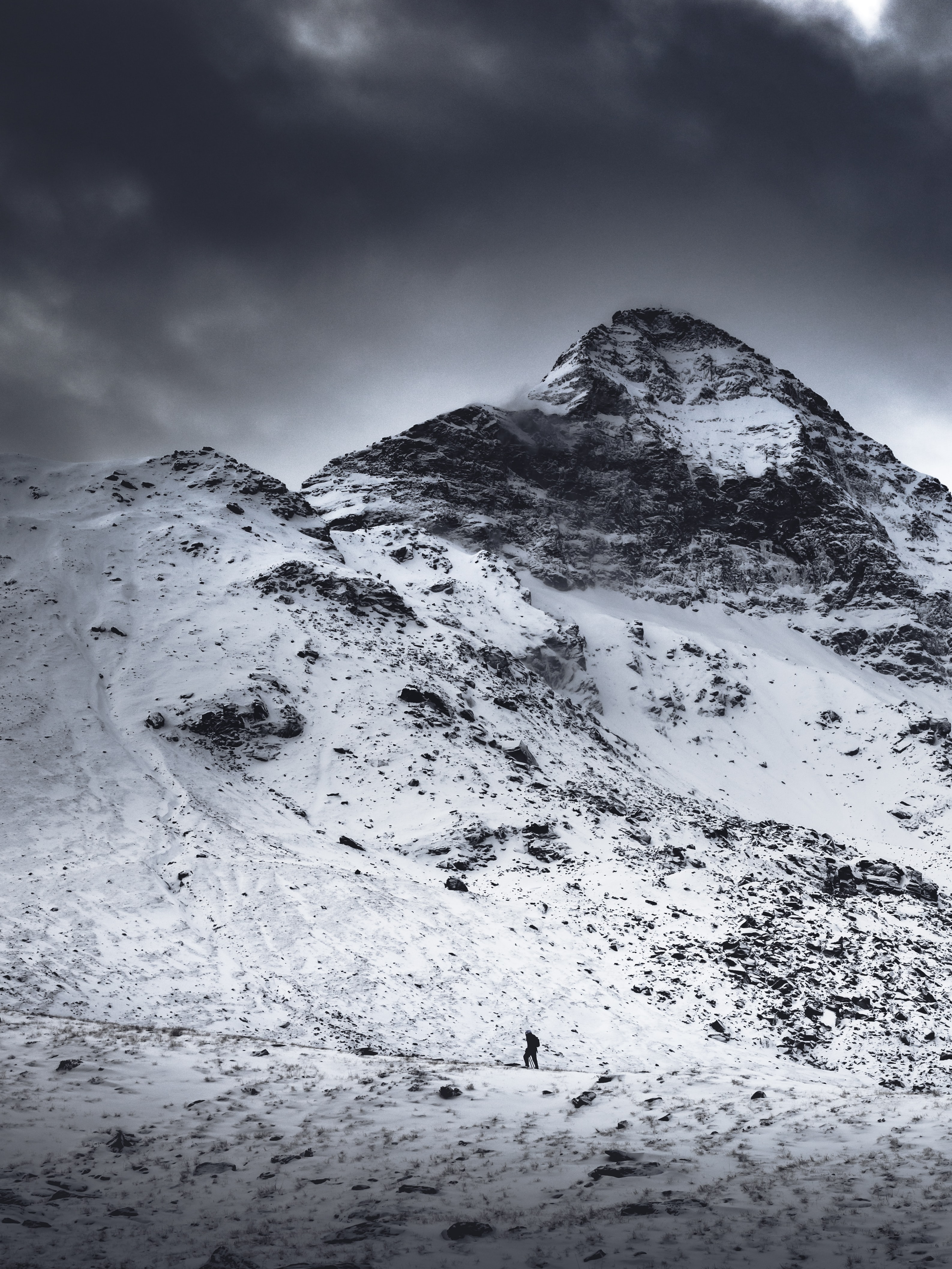 Téléchargez gratuitement l'image Montagne, Silhouette, Pente, Neige, Solitude, Divers sur le bureau de votre PC
