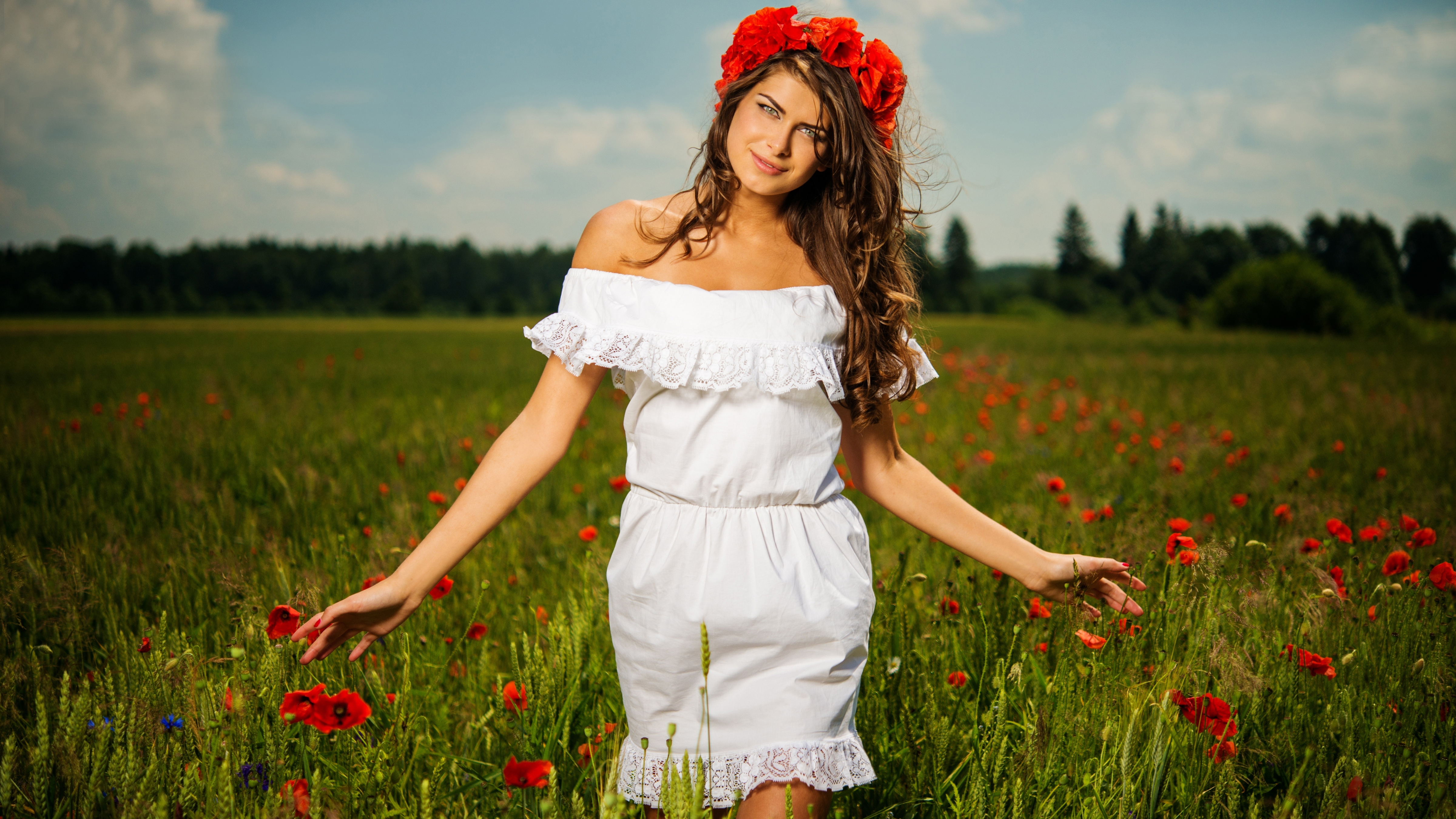 Handy-Wallpaper Mohn, Kranz, Brünette, Modell, Frauen, Rote Blume, Lange Haare, Tiefenschärfe, Weißes Kleid kostenlos herunterladen.