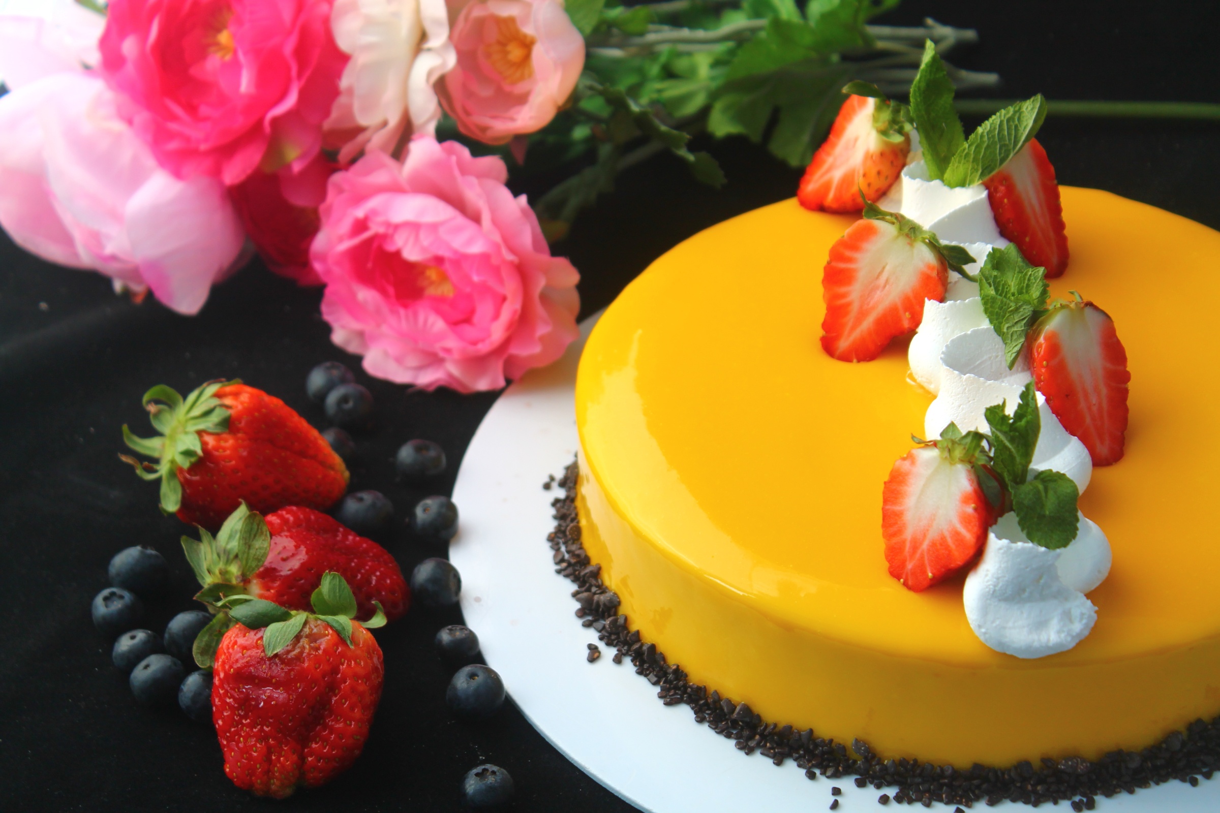 Free download wallpaper Food, Strawberry, Dessert, Blueberry, Cake, Berry, Fruit, Pastry on your PC desktop