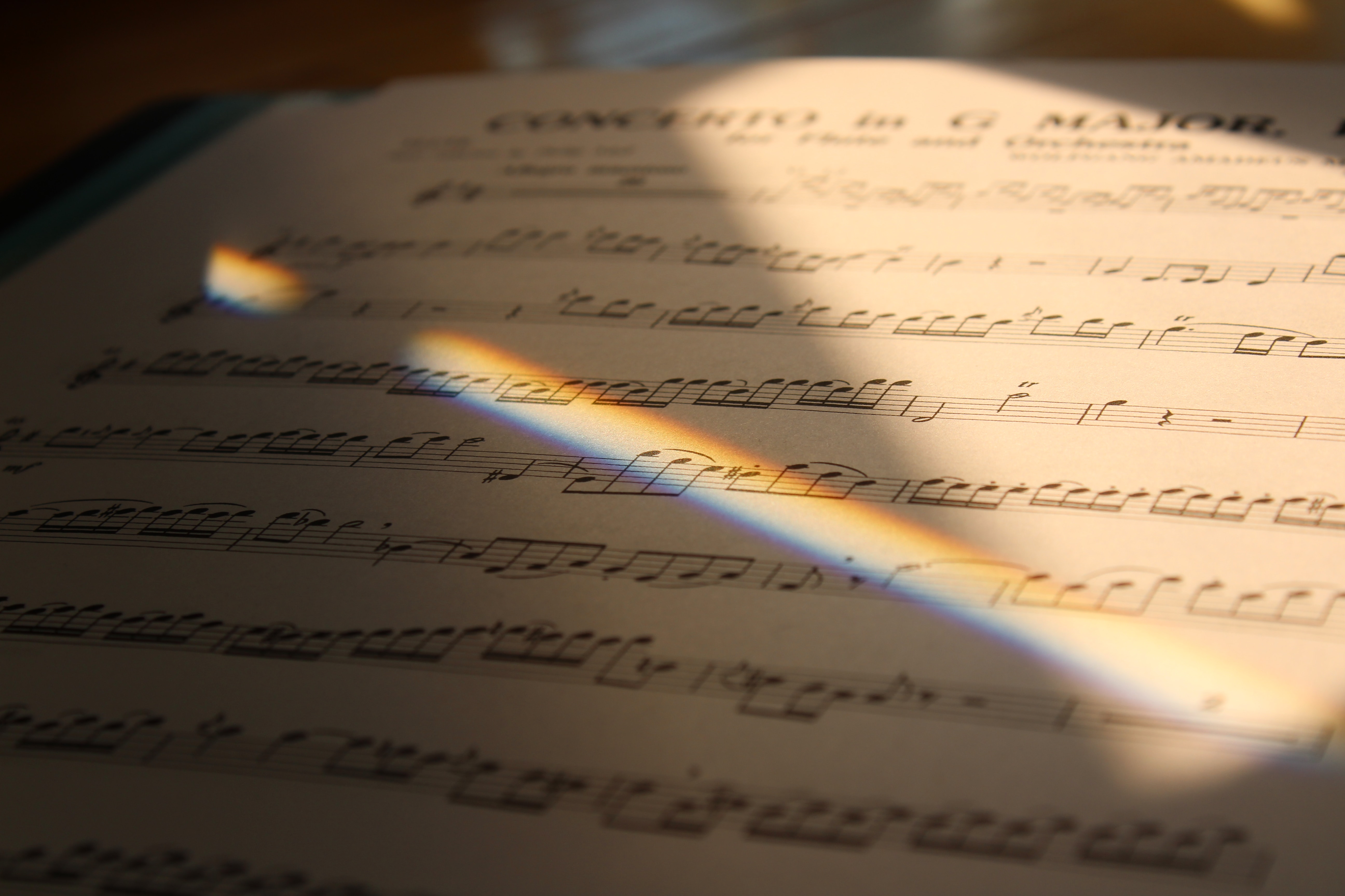 Free download wallpaper Miscellanea, Notes, Rainbow, Ray, Miscellaneous, Music on your PC desktop