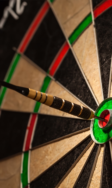 Download mobile wallpaper Close Up, Game, Darts for free.