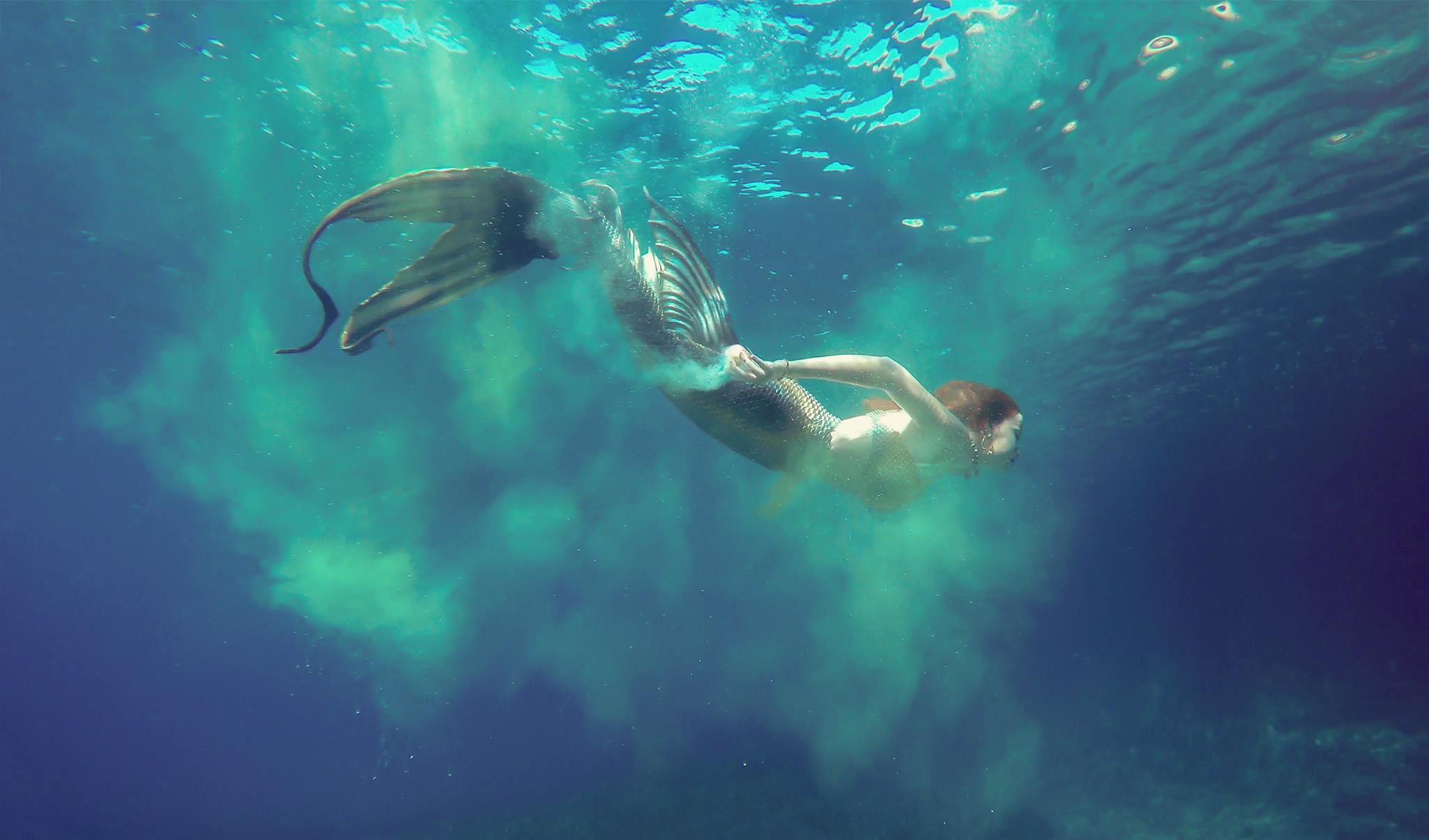 Download mobile wallpaper Underwater, Women, Mermaid, Cosplay for free.