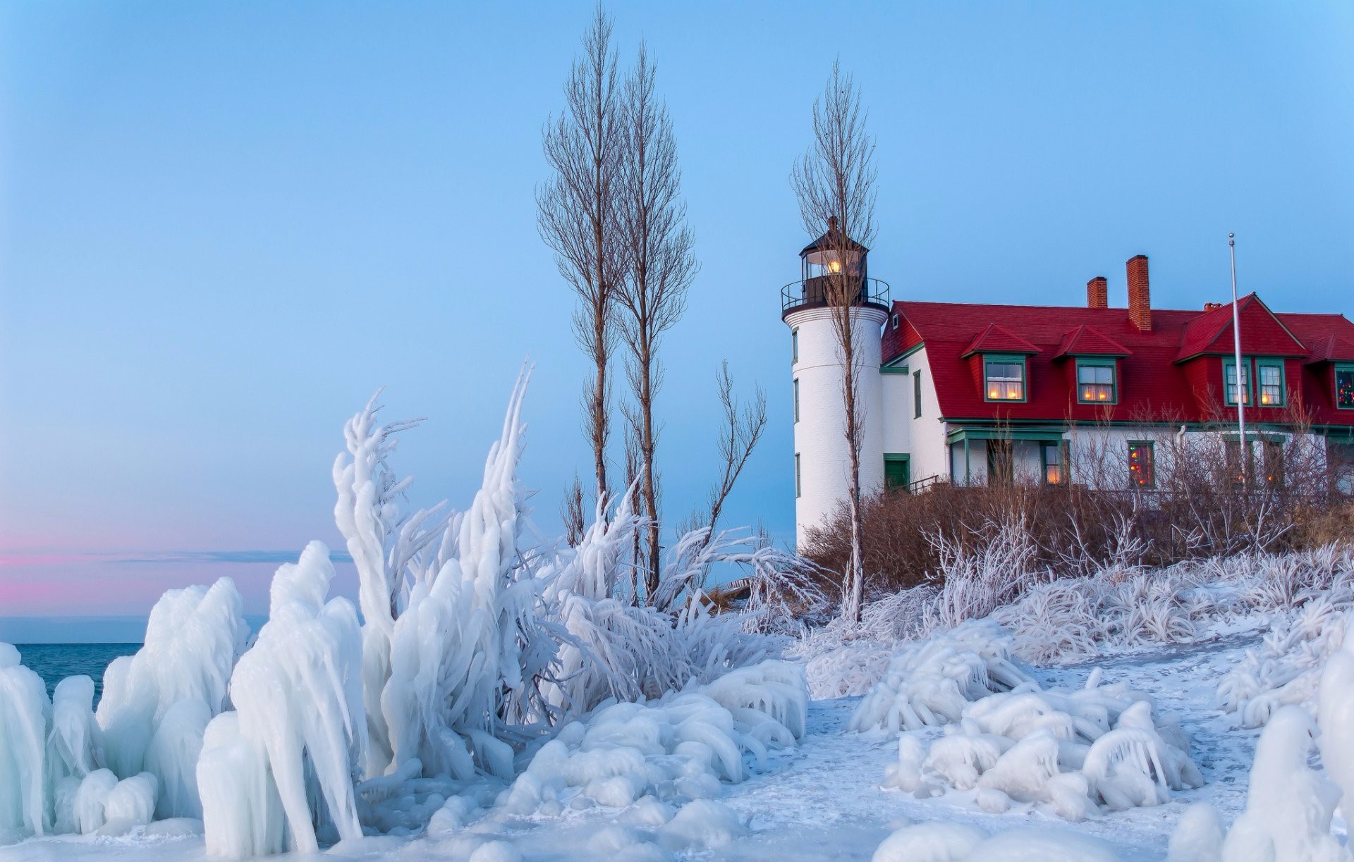 Free download wallpaper Winter, Ice, Snow, Lighthouse, Man Made on your PC desktop