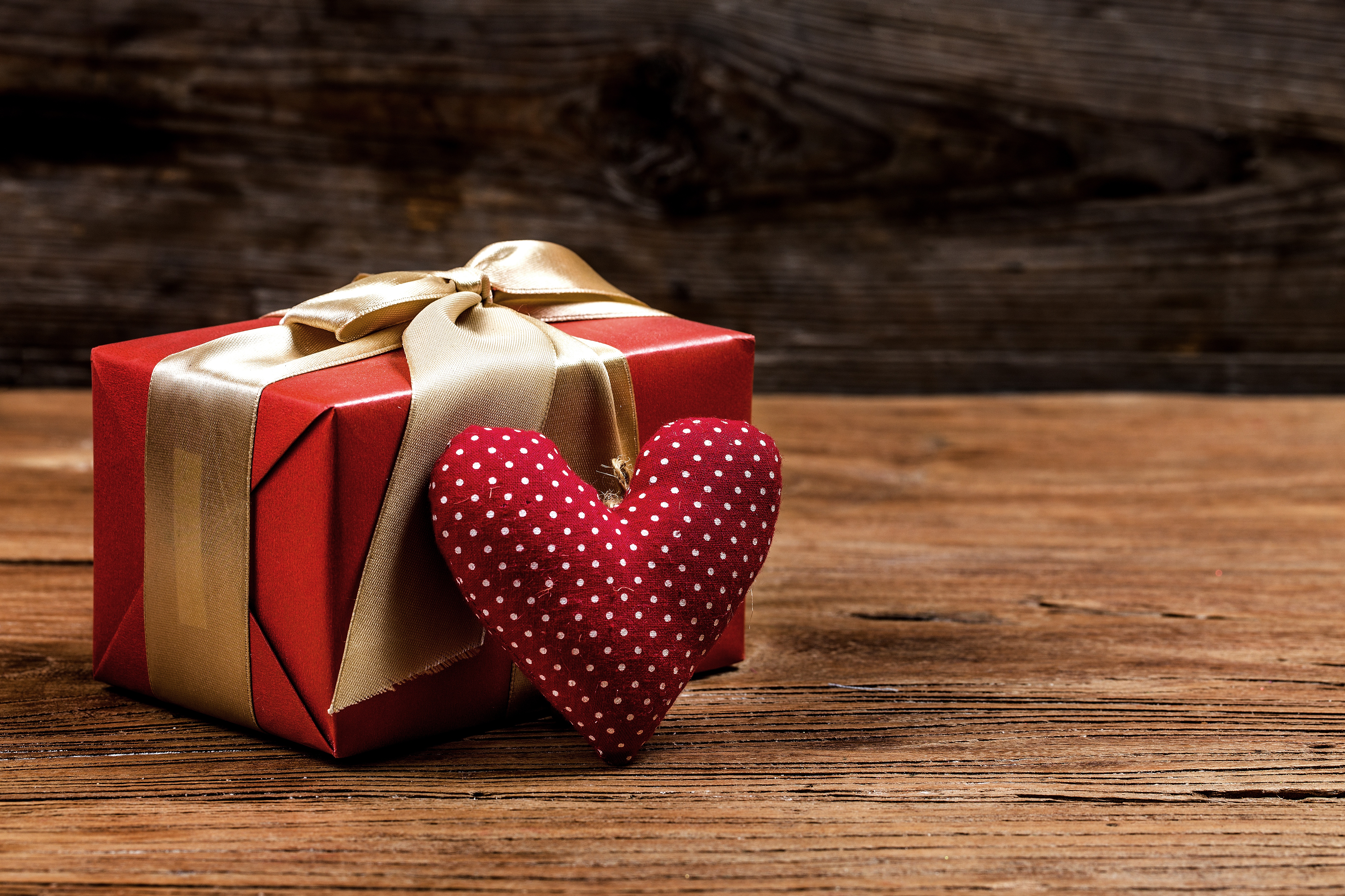 Download mobile wallpaper Valentine's Day, Love, Holiday, Gift, Heart, Romantic for free.