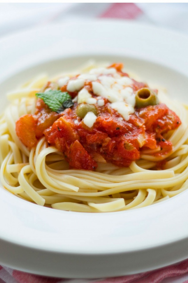 Download mobile wallpaper Food, Pasta, Spaghetti for free.