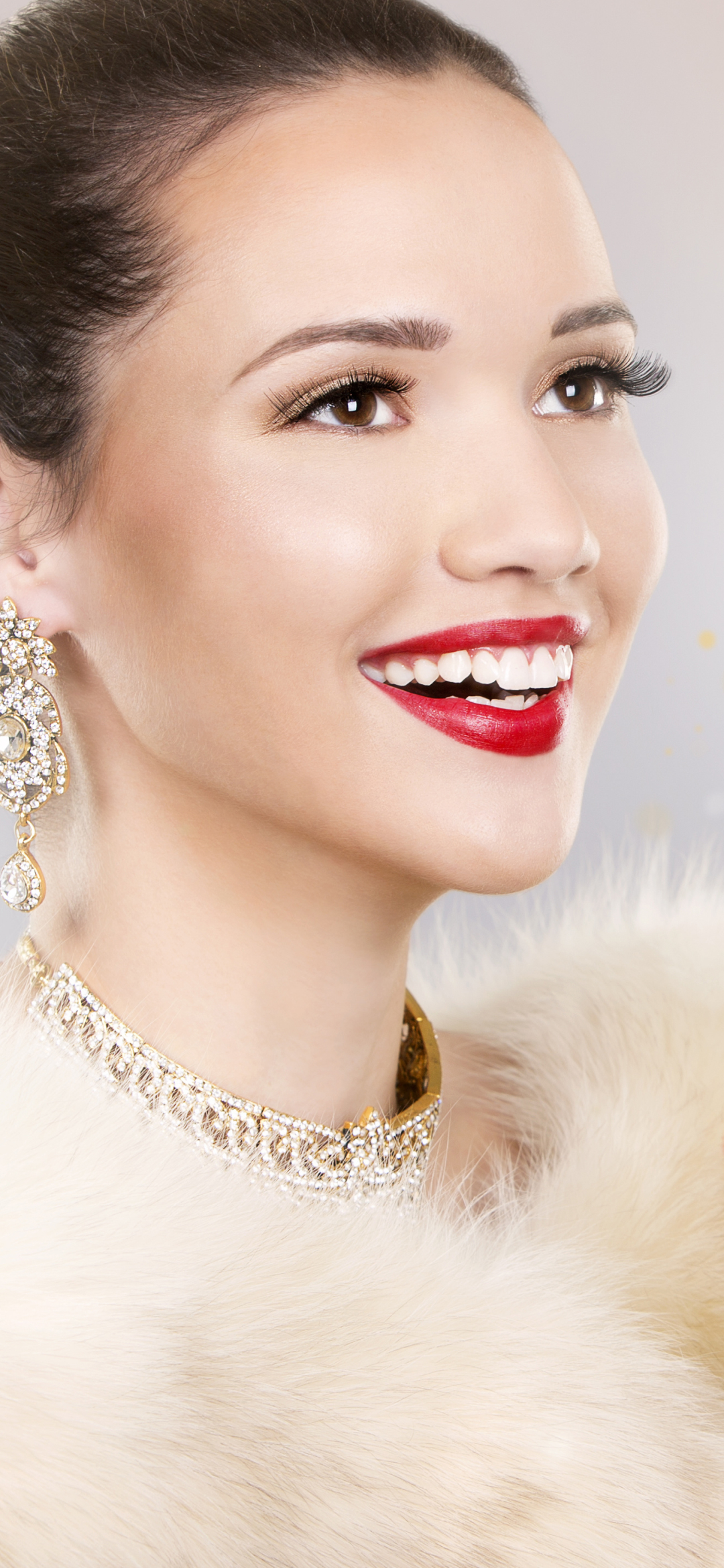 Download mobile wallpaper Smile, Face, Model, Women, Necklace, Brown Eyes, Lipstick for free.