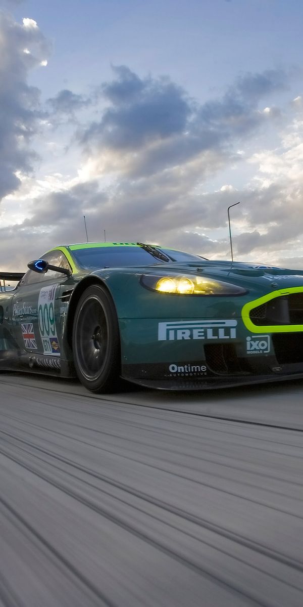 Free Racing Car 4K Wallpapers & Desktop HD Backgrounds for PC