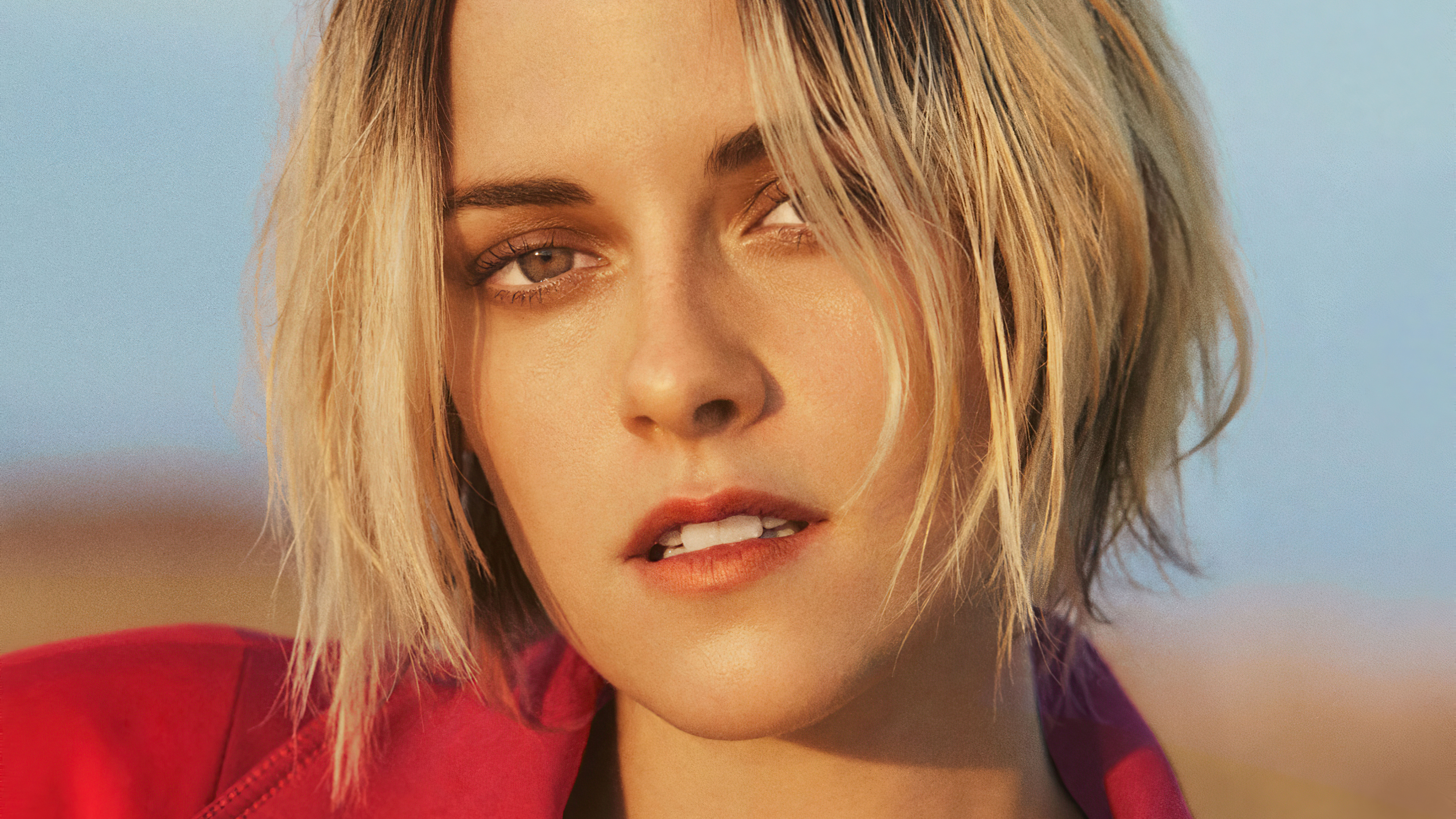 Download mobile wallpaper Kristen Stewart, Blonde, Face, American, Celebrity, Short Hair, Actress for free.