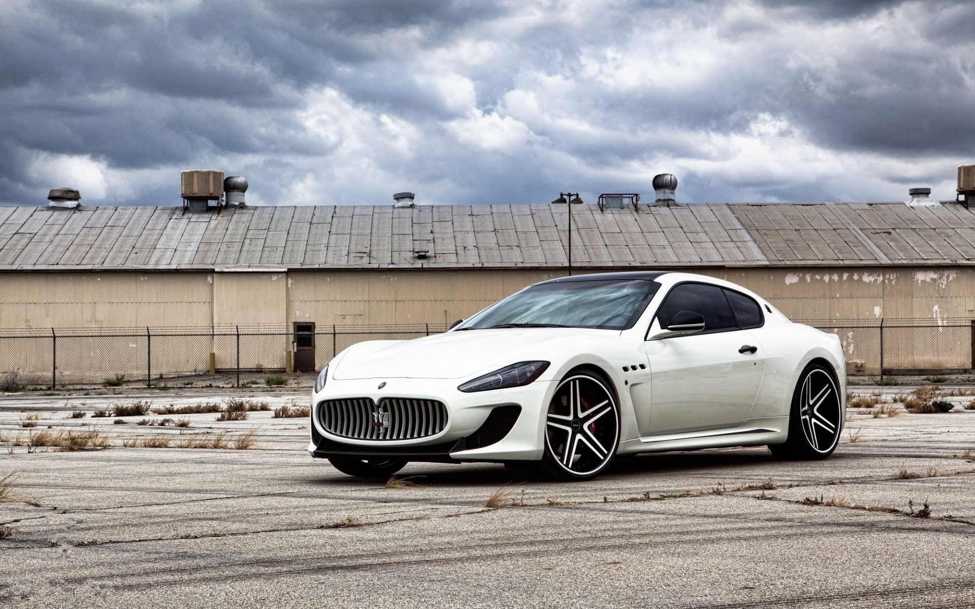 Maserati Widescreen image