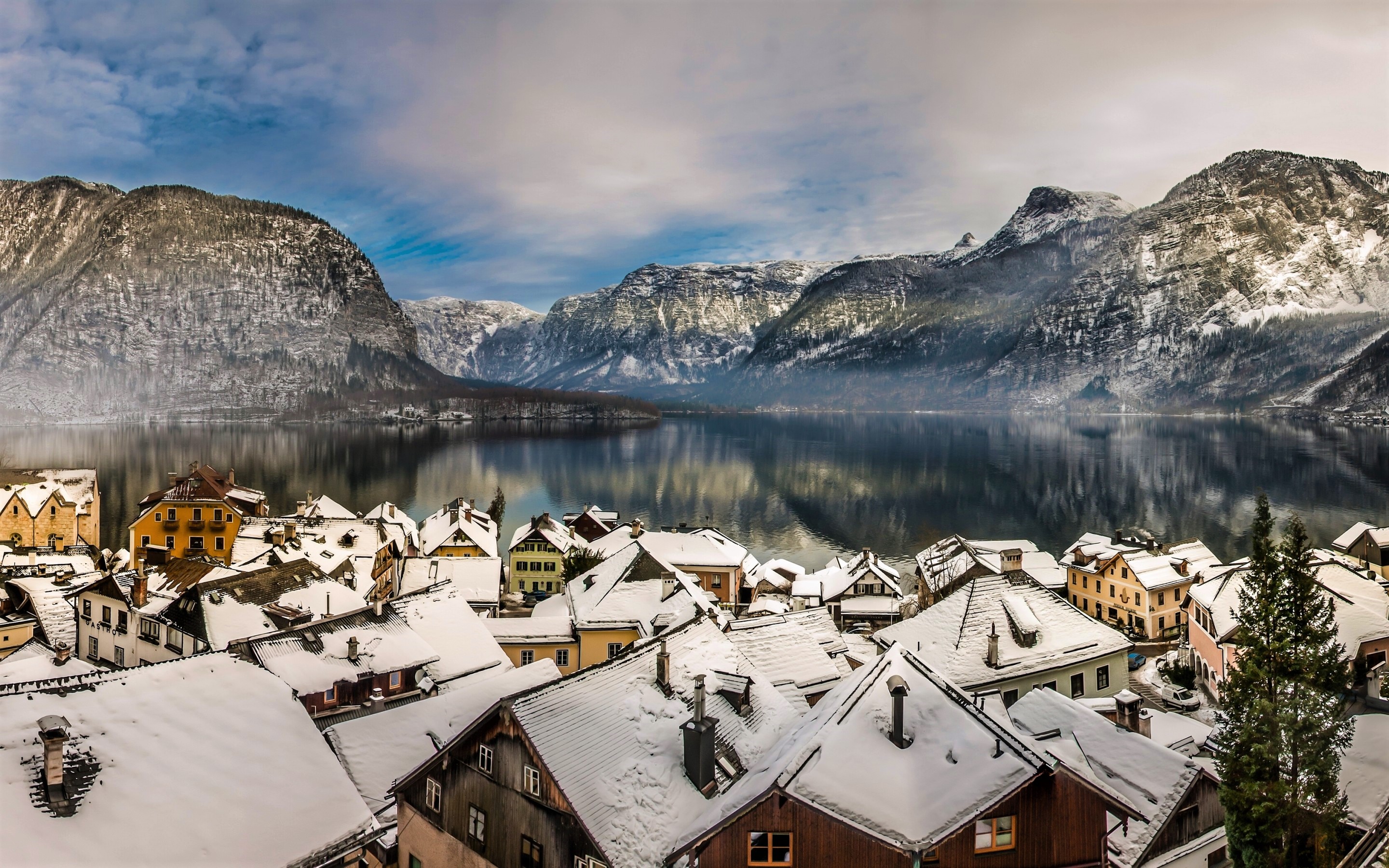 Laden Sie das Städte, Winter, Schnee, See, Haus, Österreich, Dorf, Gebirge, Hallstatt, Menschengemacht-Bild kostenlos auf Ihren PC-Desktop herunter
