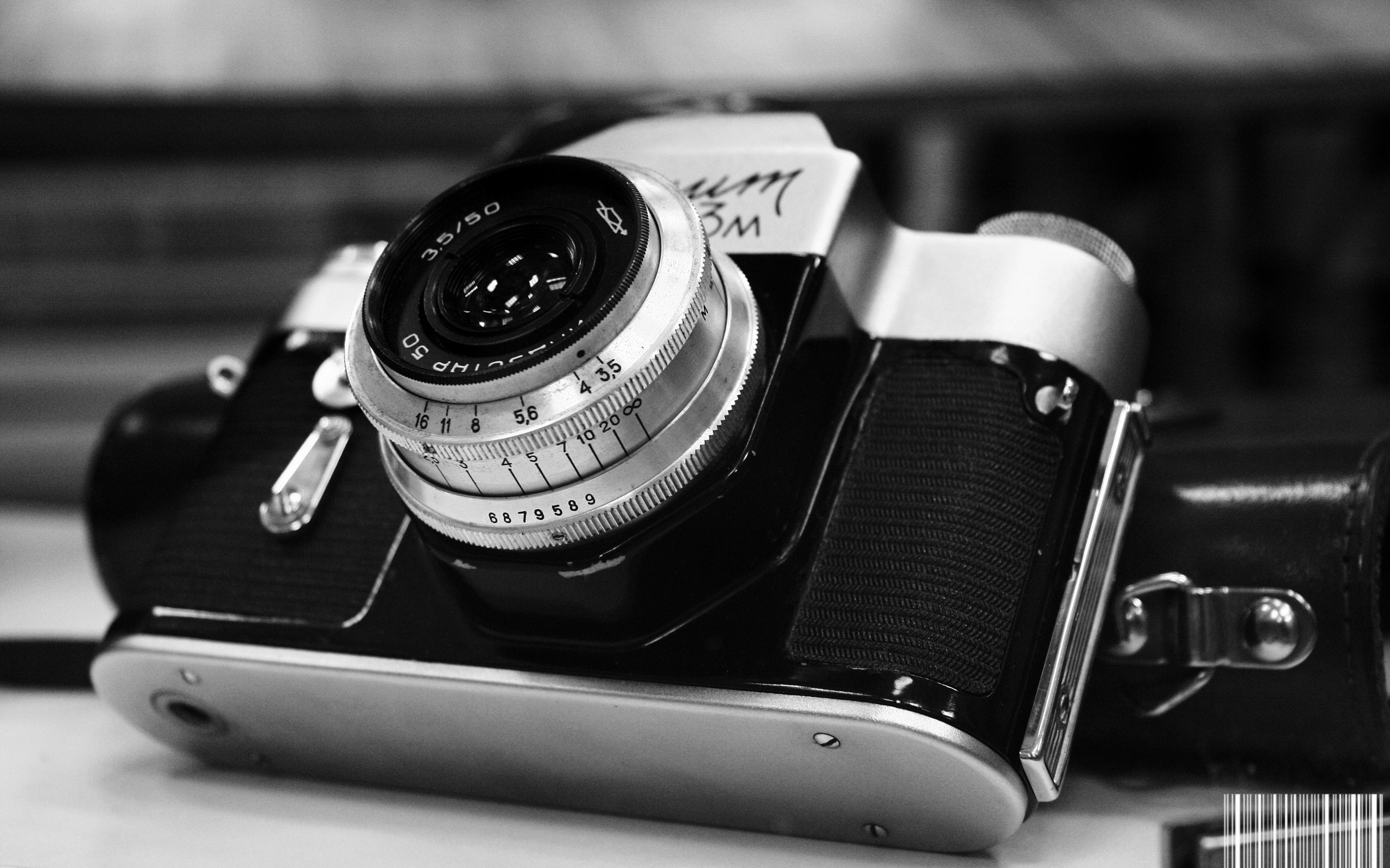 Handy-Wallpaper Kamera, Schwarz Weiss, Menschengemacht kostenlos herunterladen.