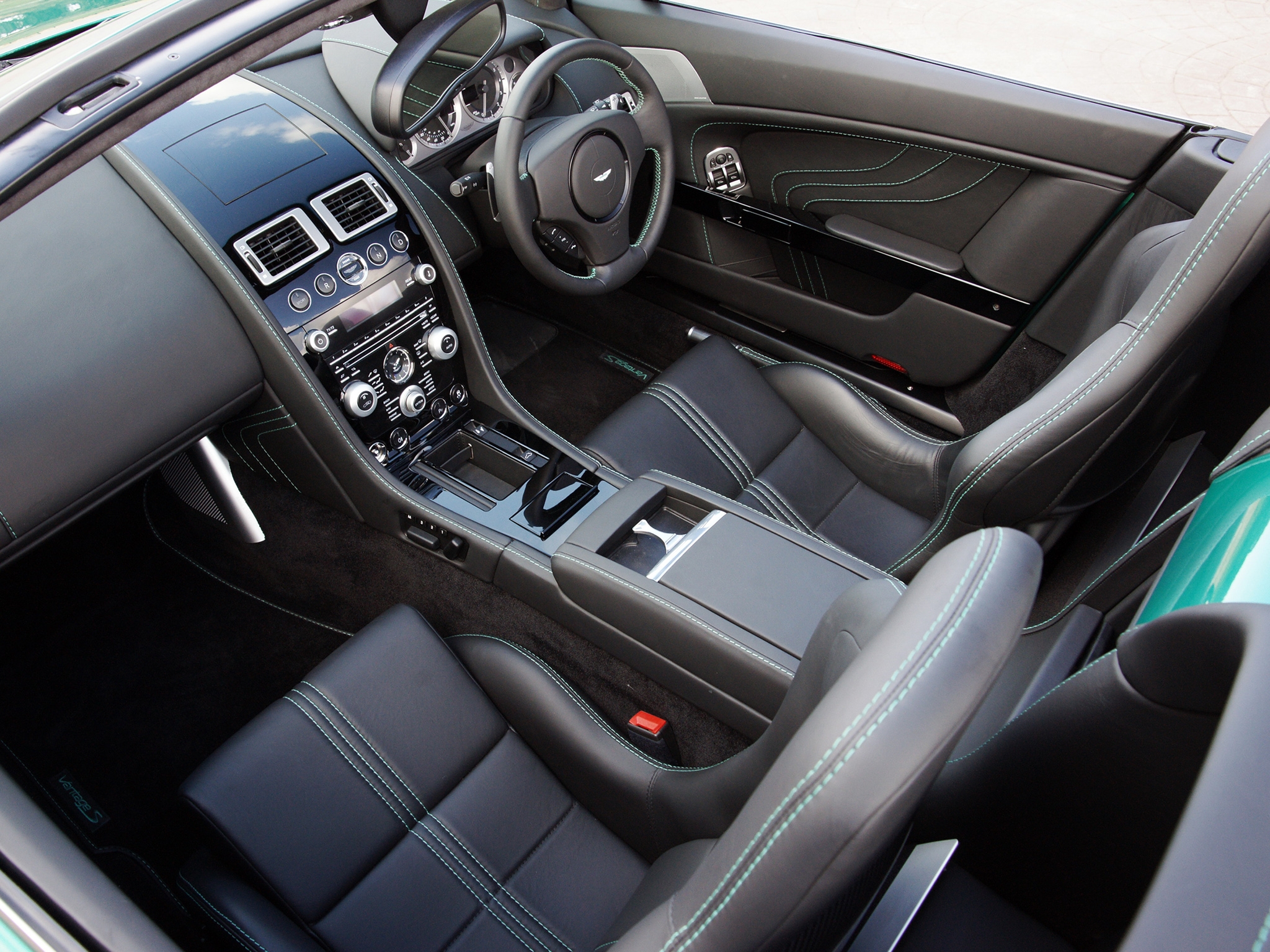salon, cars, interior, aston martin, black, steering wheel, rudder, 2011, v8, vantage for android