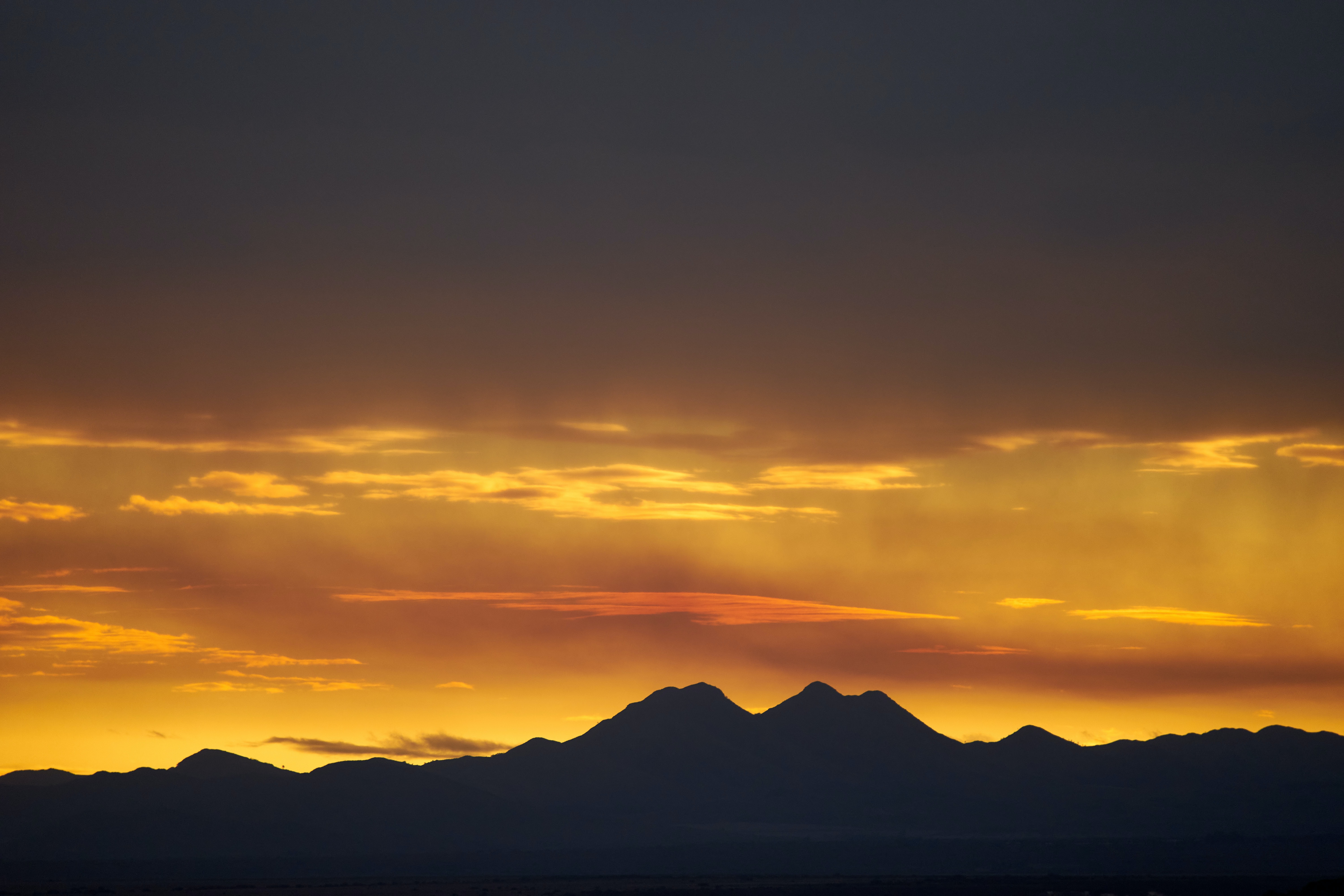 Descarga gratuita de fondo de pantalla para móvil de Montañas, Montaña, Tierra/naturaleza.