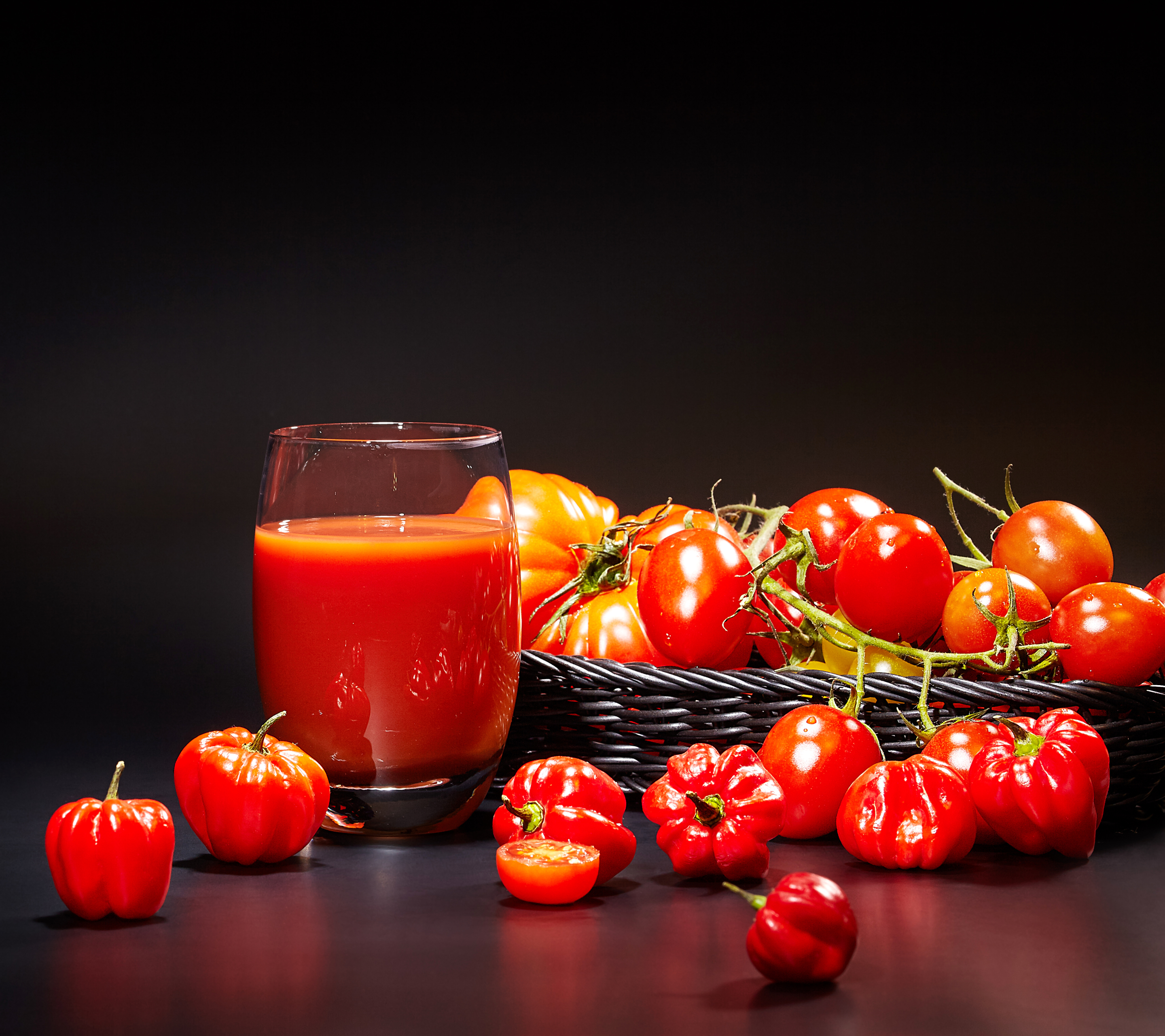 Download mobile wallpaper Fruits, Food, Glass, Tomato, Juice for free.